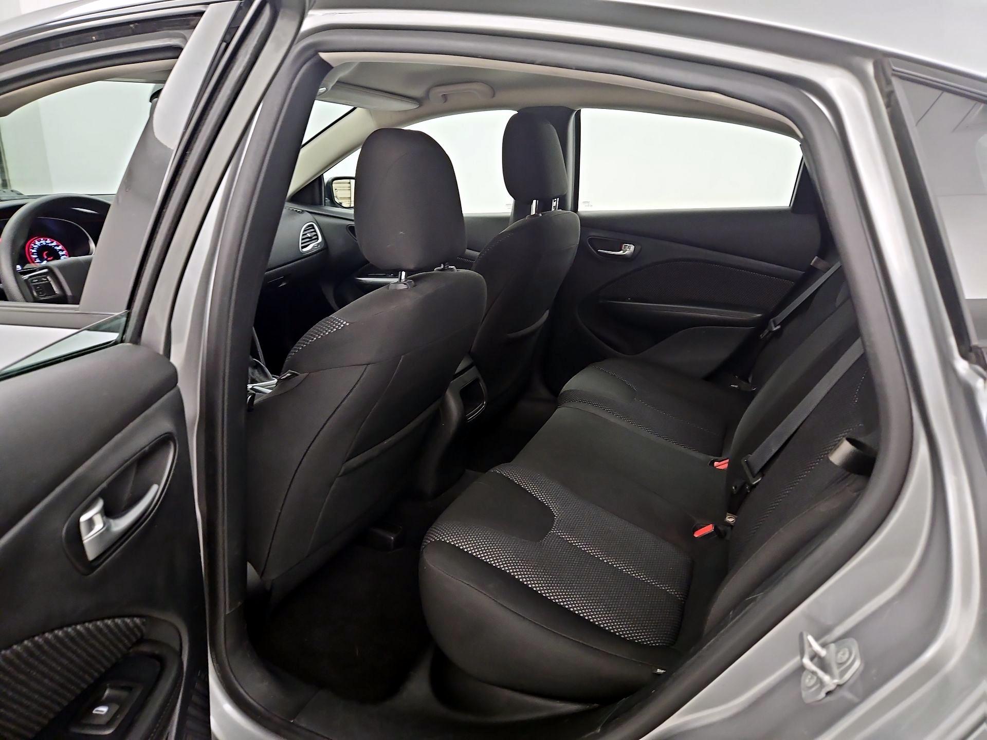 Thumbnail: 2015 Dodge Dart - 16