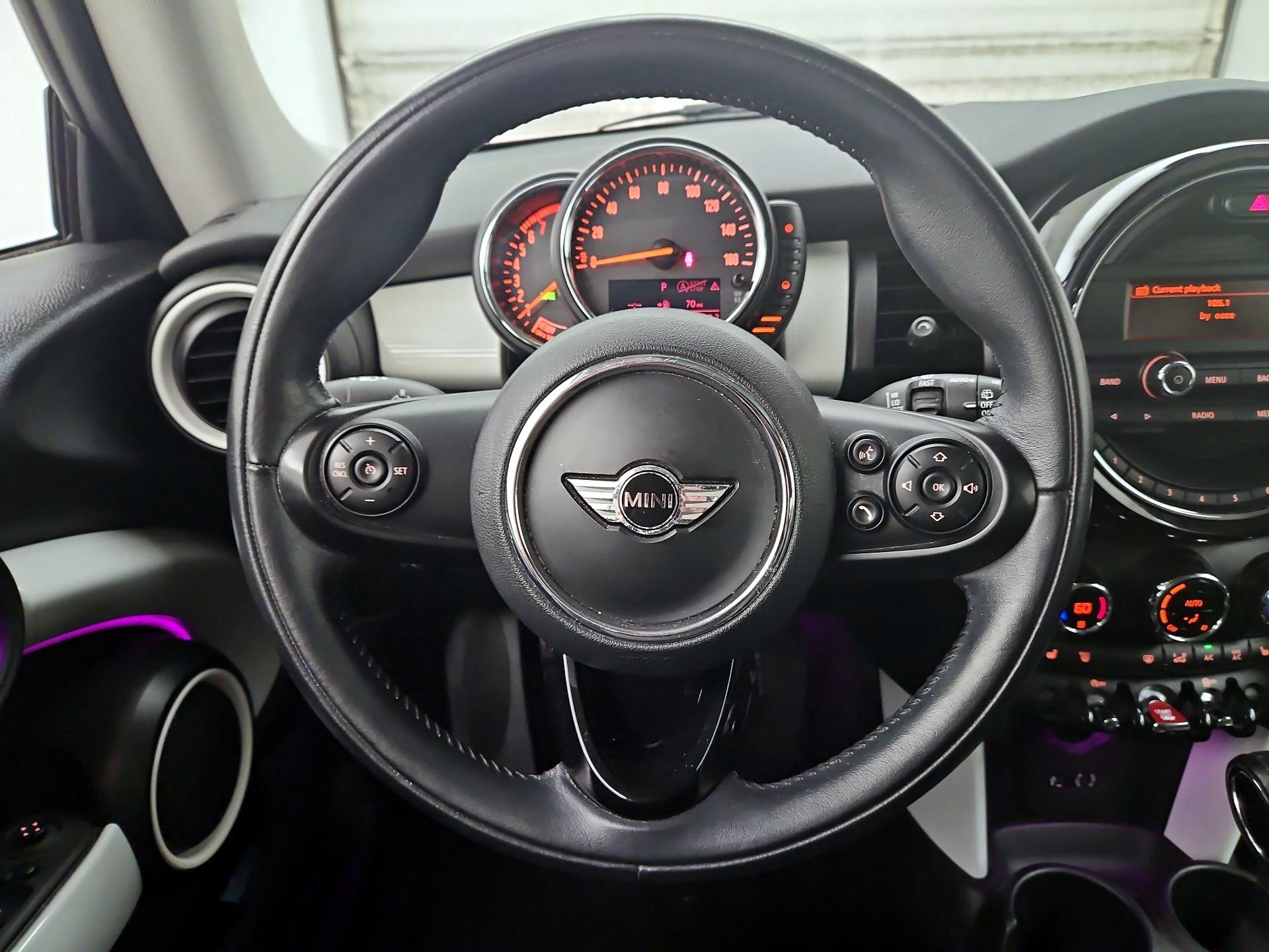Thumbnail: 2016 MINI Cooper Hardtop - 10