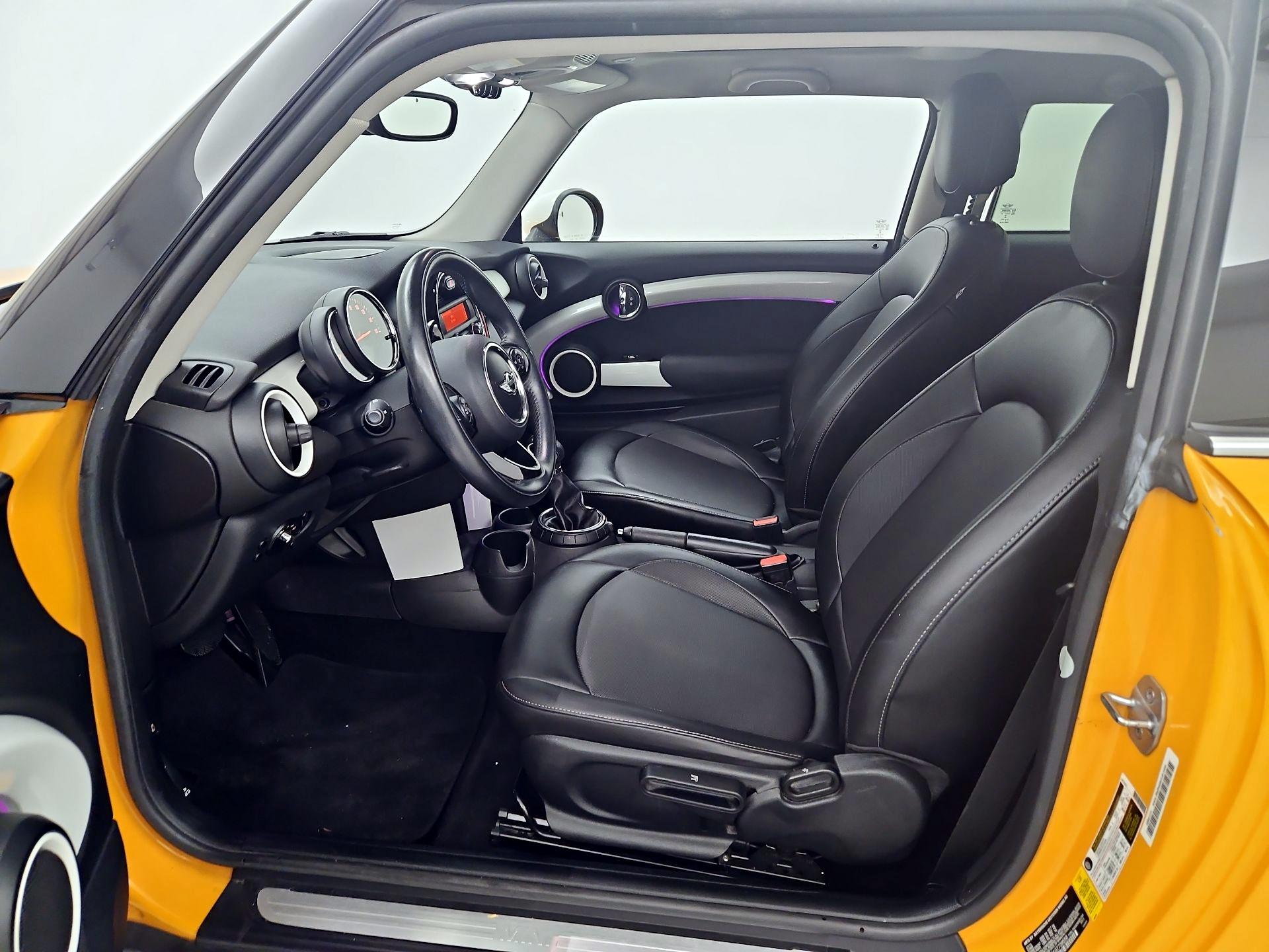 Thumbnail: 2016 MINI Cooper Hardtop - 11
