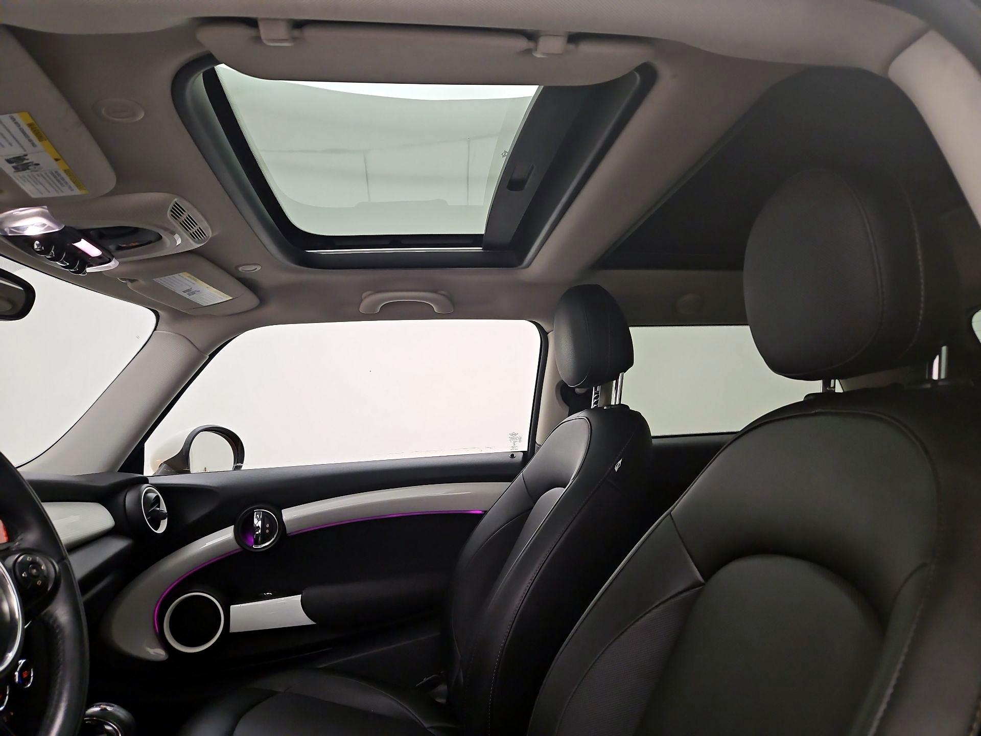Thumbnail: 2016 MINI Cooper Hardtop - 18