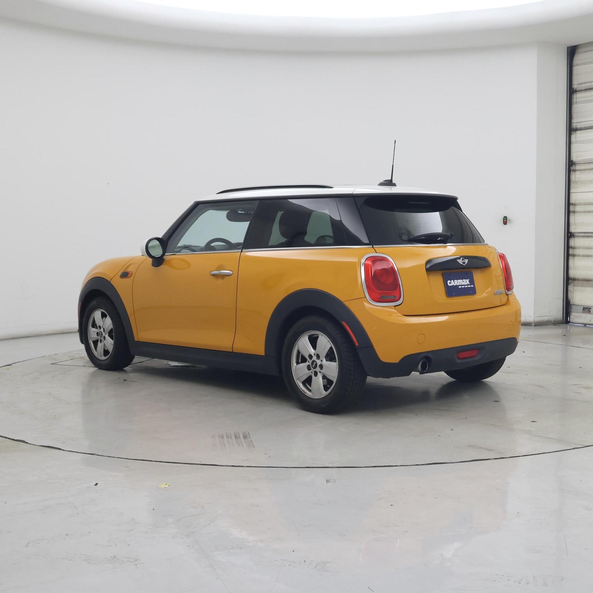 Thumbnail: 2016 MINI Cooper Hardtop - 2