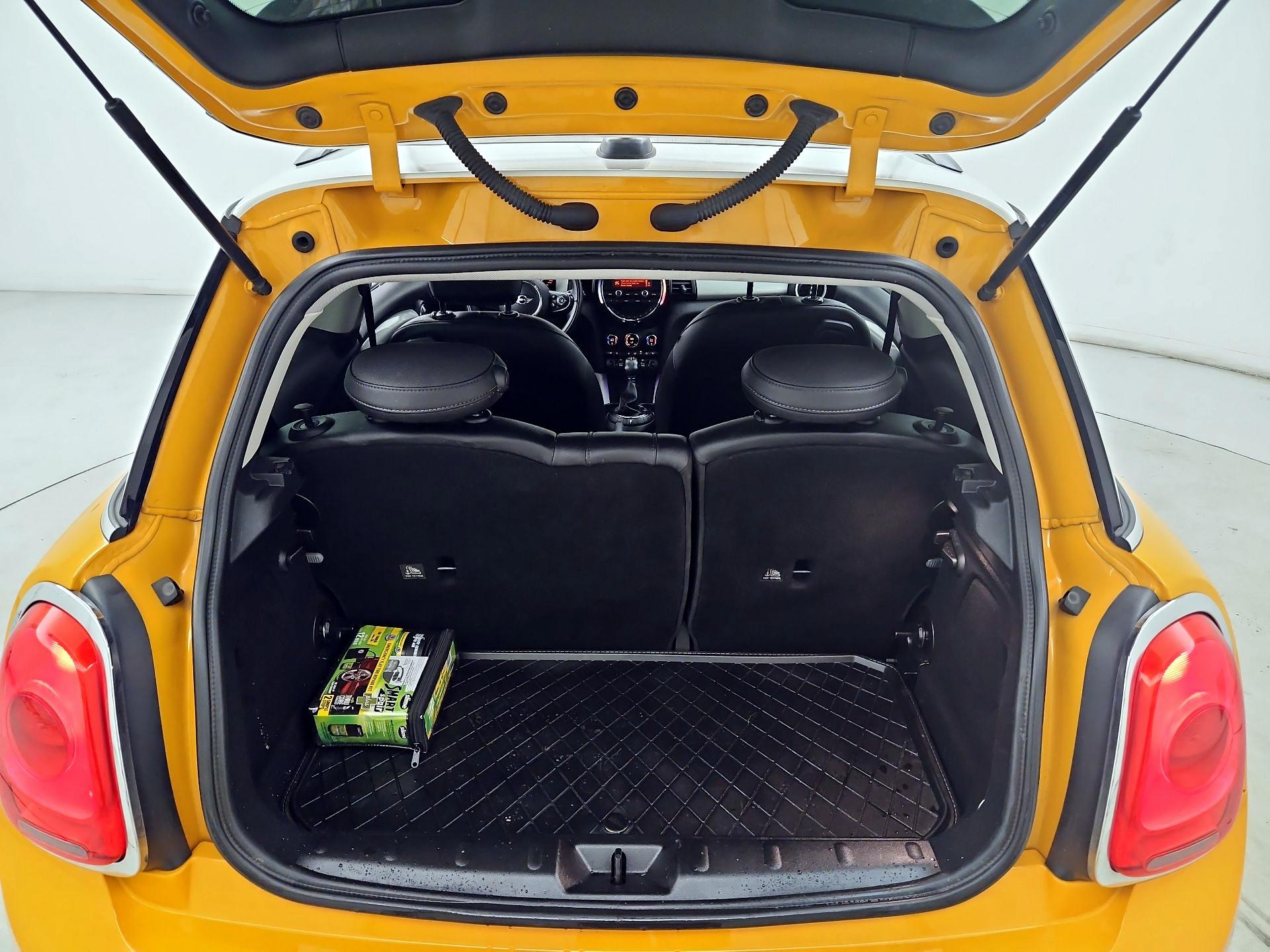 Thumbnail: 2016 MINI Cooper Hardtop - 19