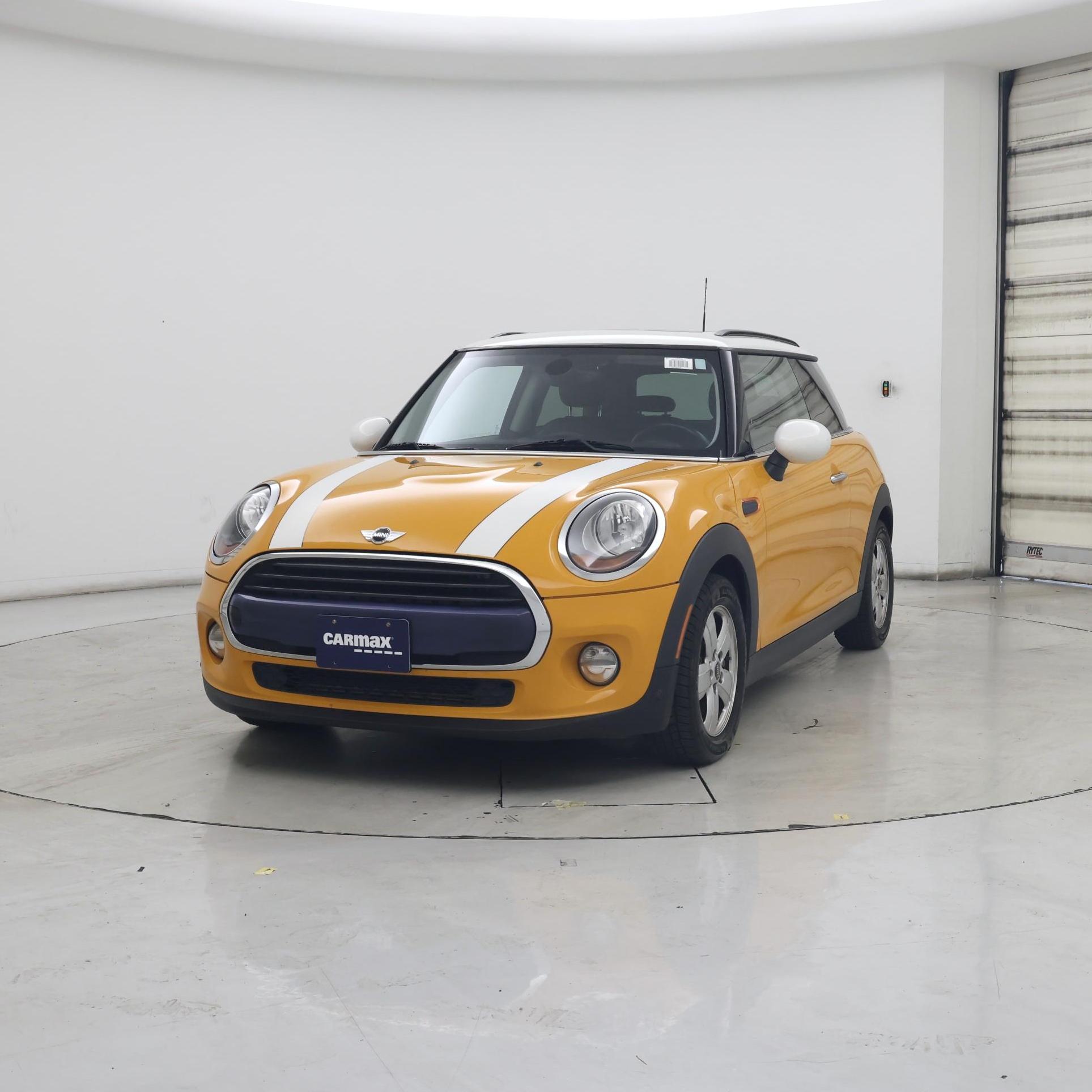 Thumbnail: 2016 MINI Cooper Hardtop - 4
