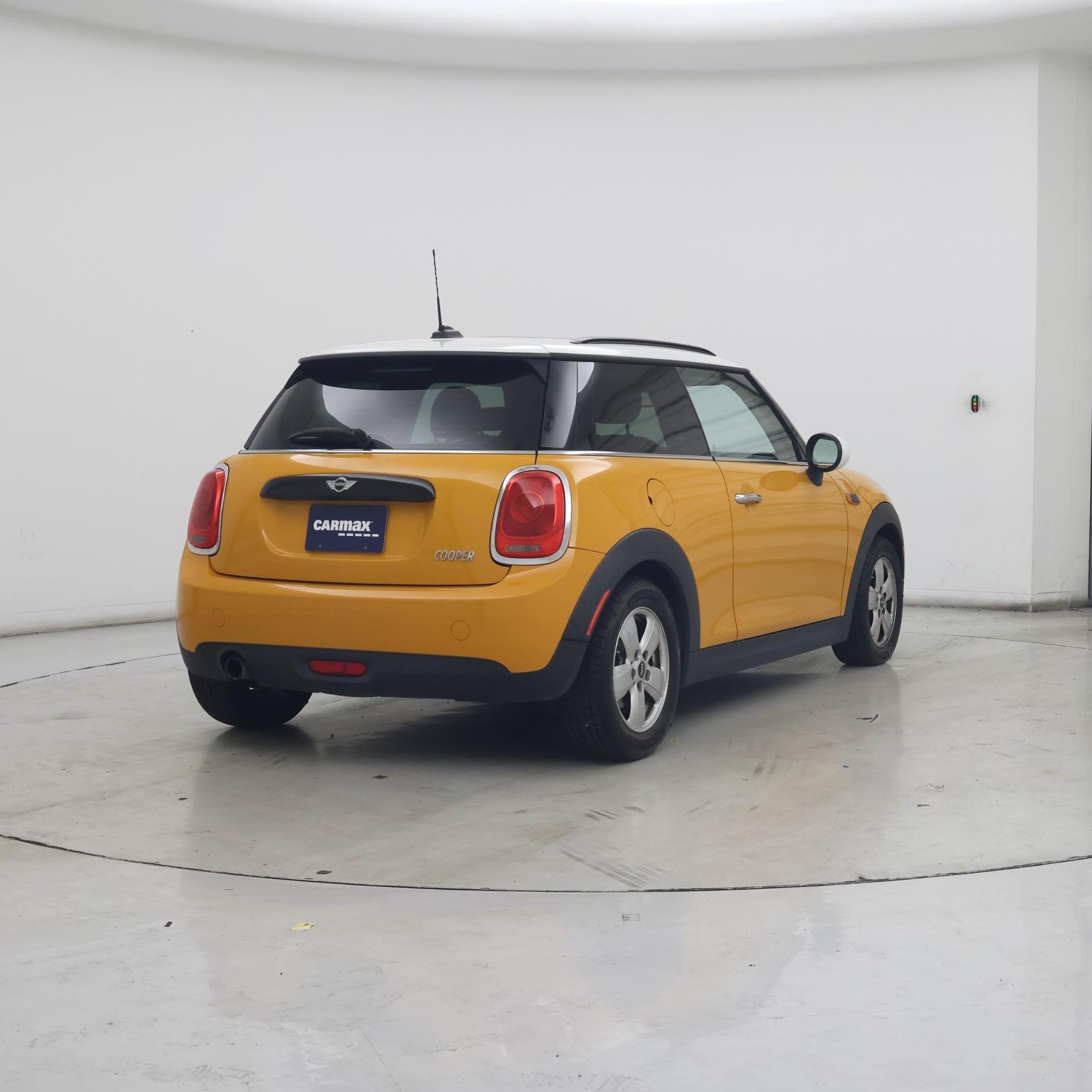 Thumbnail: 2016 MINI Cooper Hardtop - 8