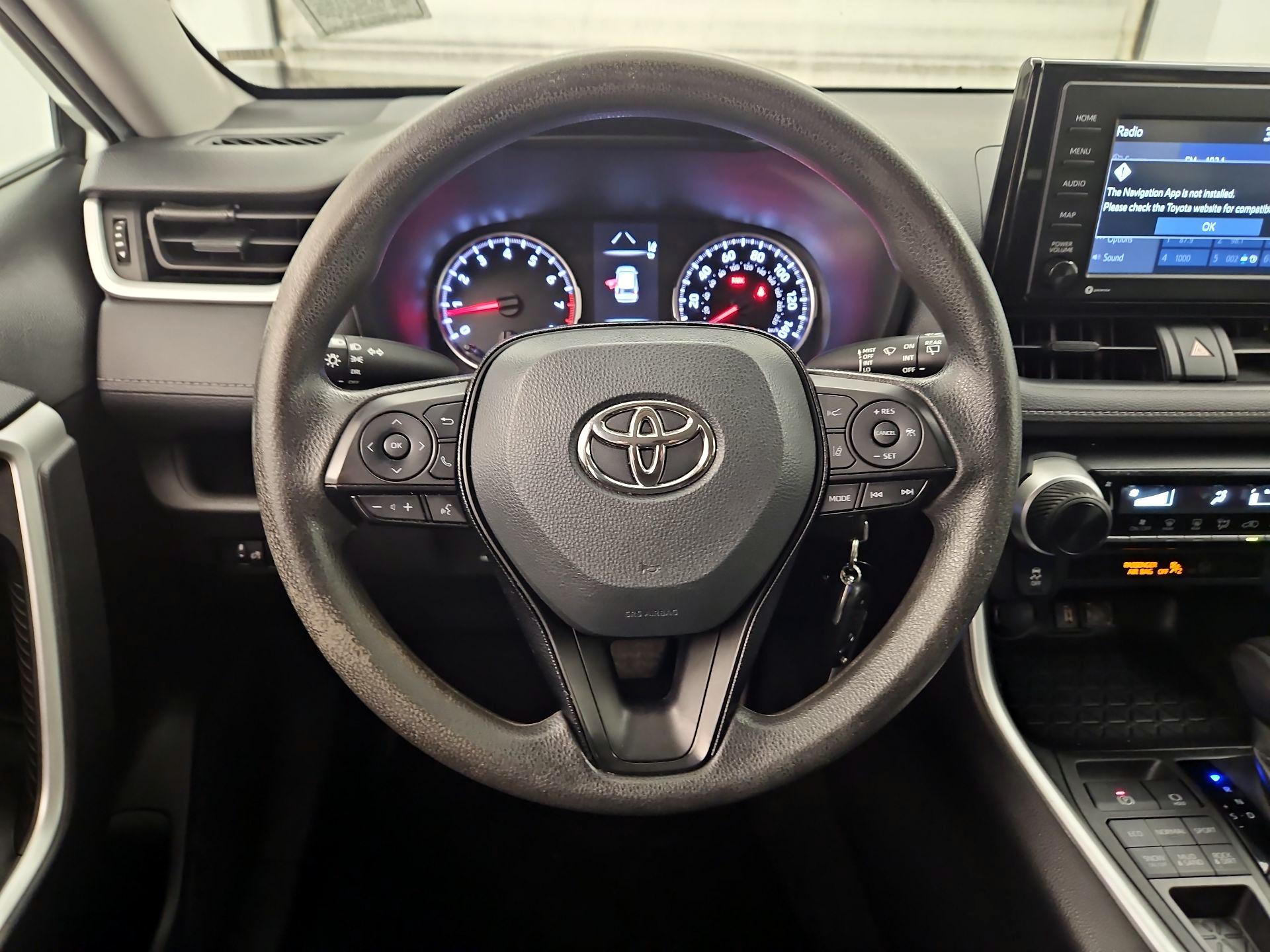 Thumbnail: 2021 Toyota RAV4 - 10