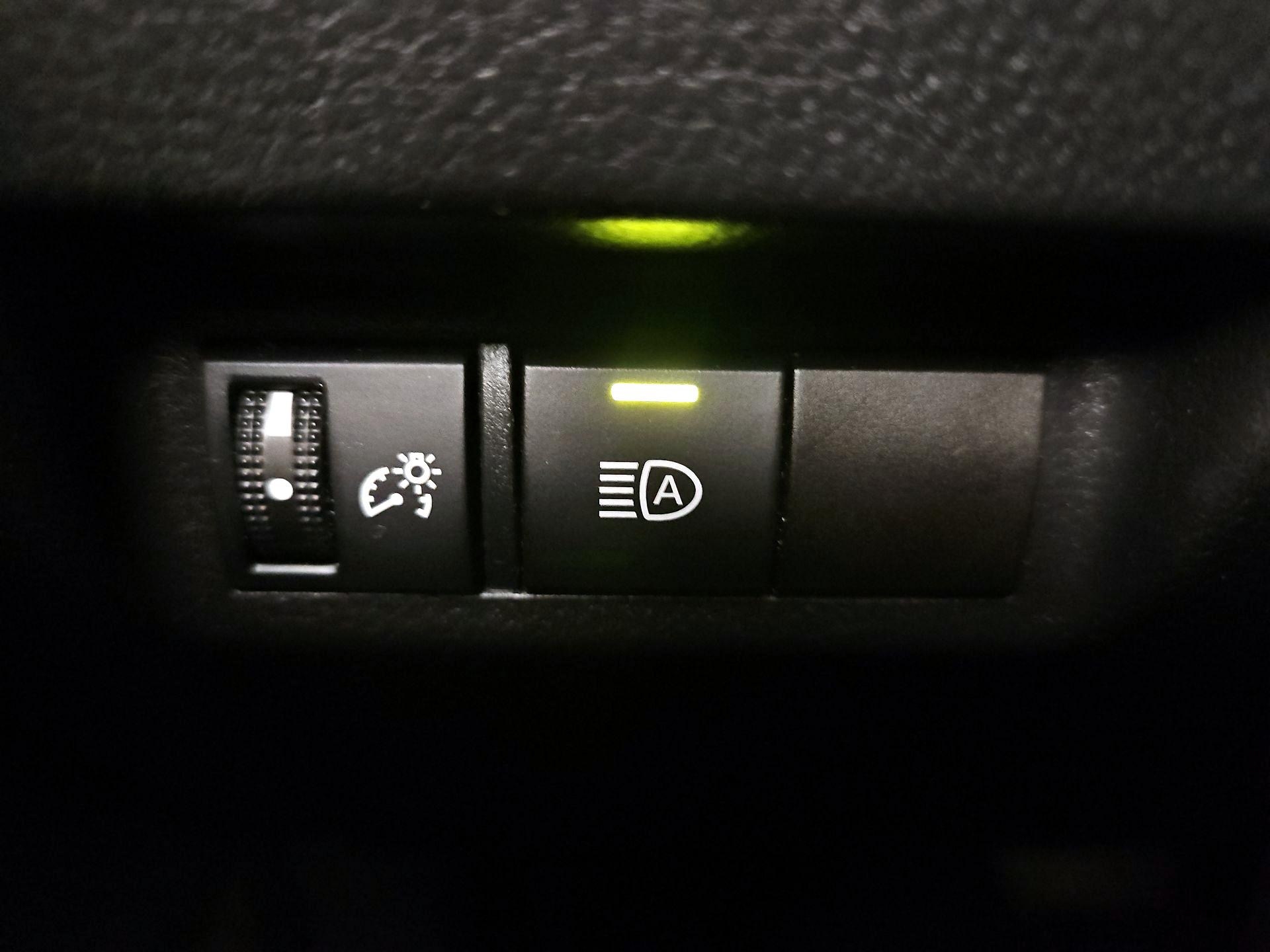 Thumbnail: 2021 Toyota RAV4 - 13