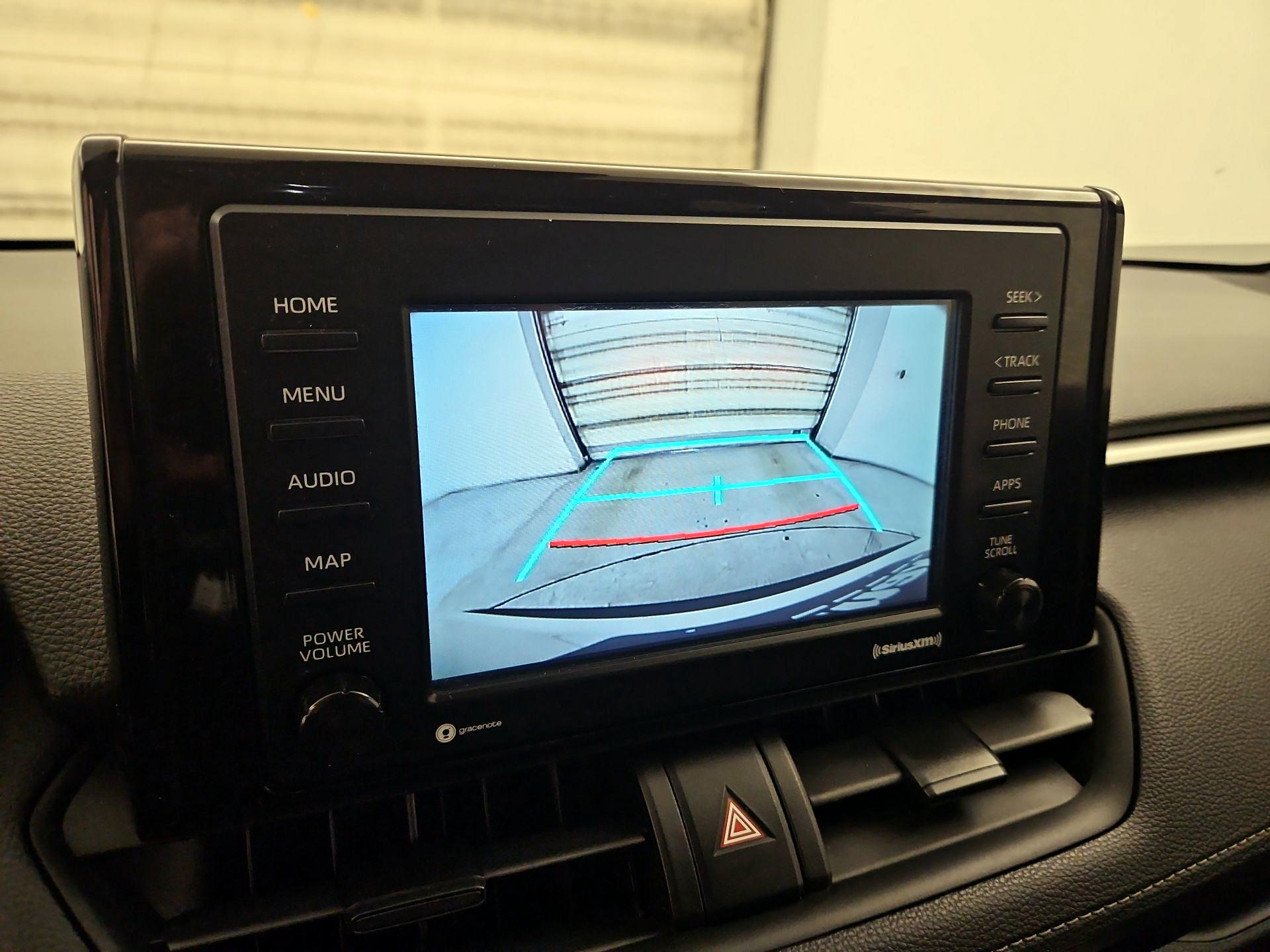 Thumbnail: 2021 Toyota RAV4 - 15