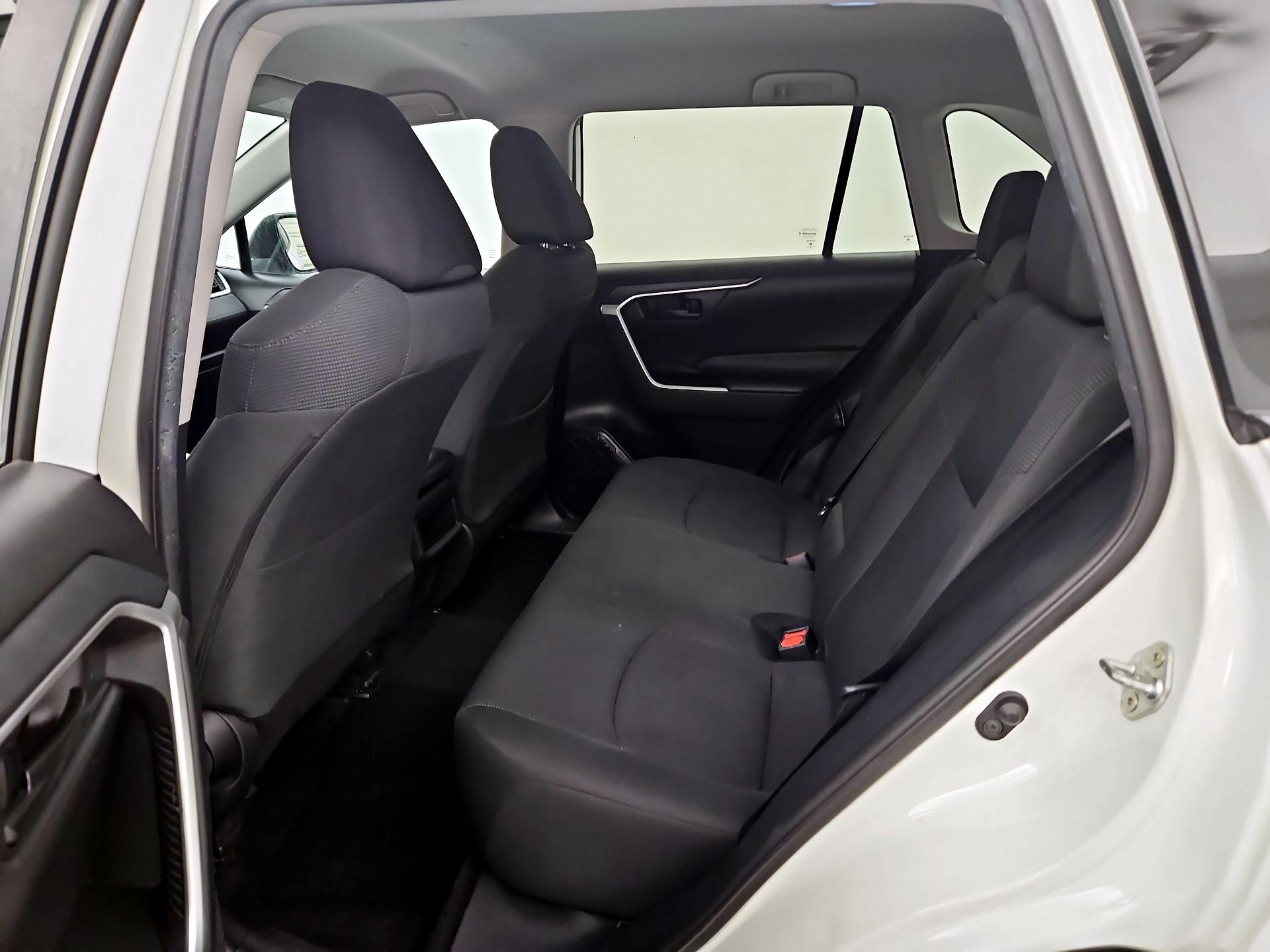 Thumbnail: 2021 Toyota RAV4 - 20