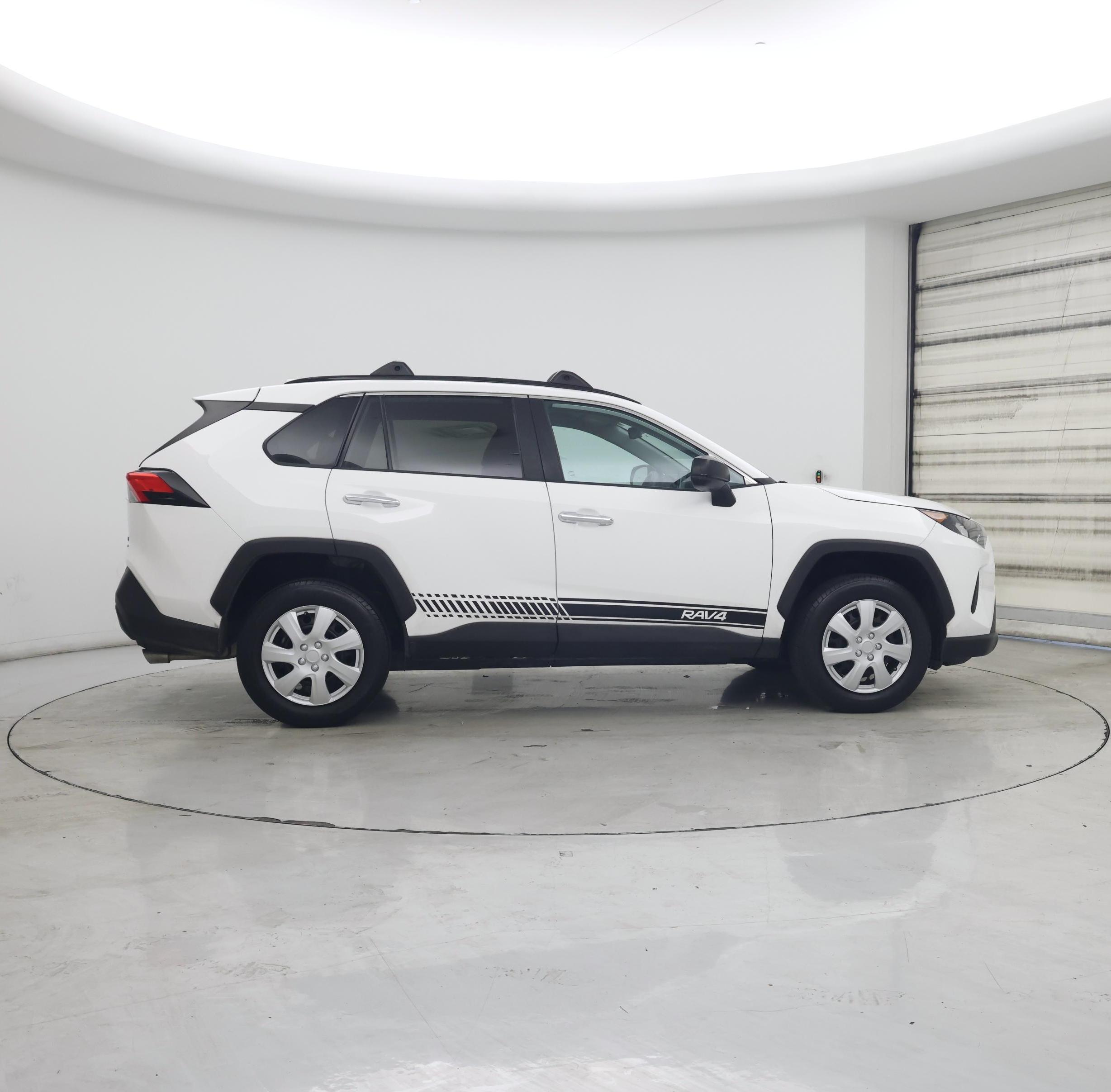 Thumbnail: 2021 Toyota RAV4 - 7