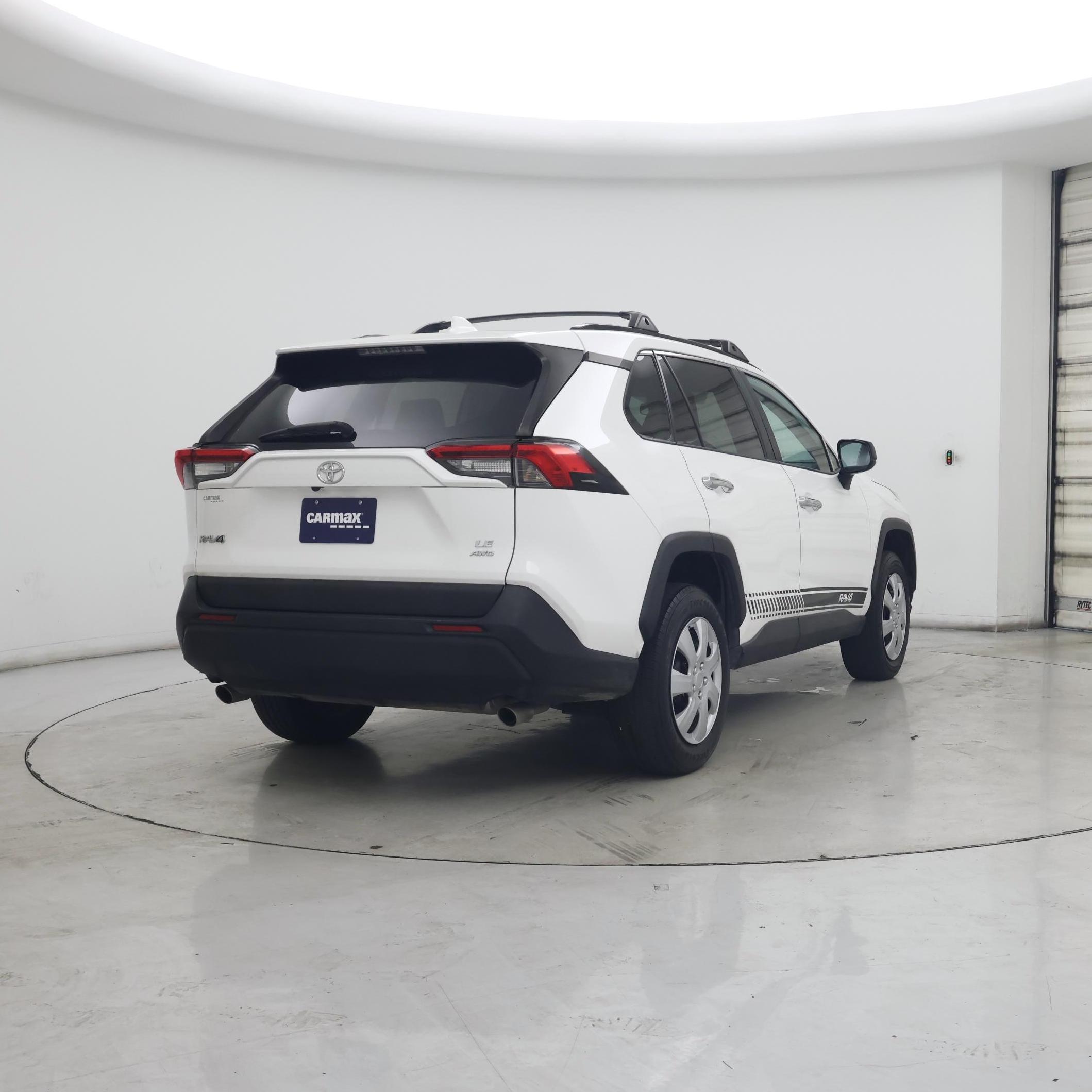 Thumbnail: 2021 Toyota RAV4 - 8
