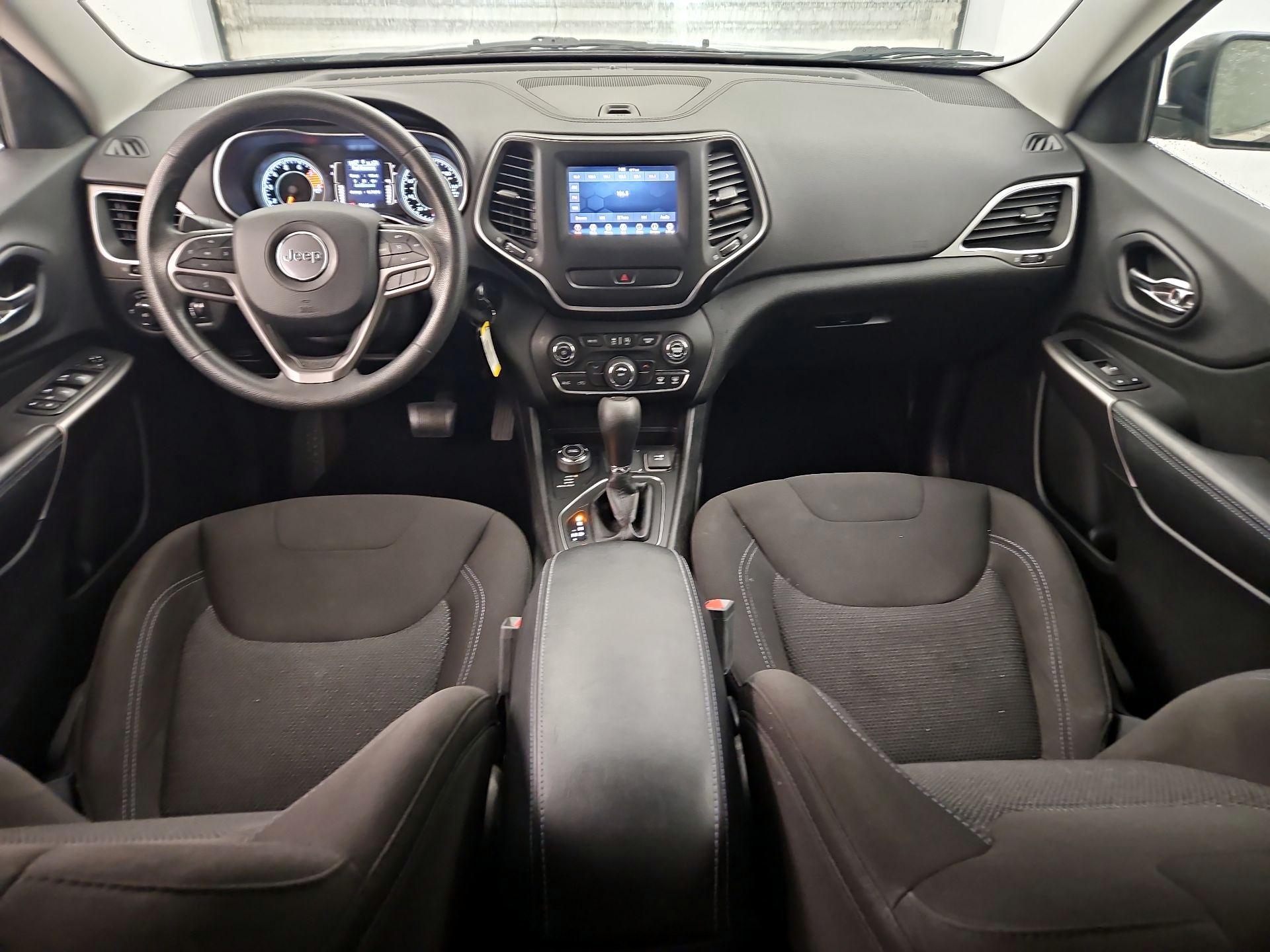 Thumbnail: 2019 Jeep Cherokee - 9
