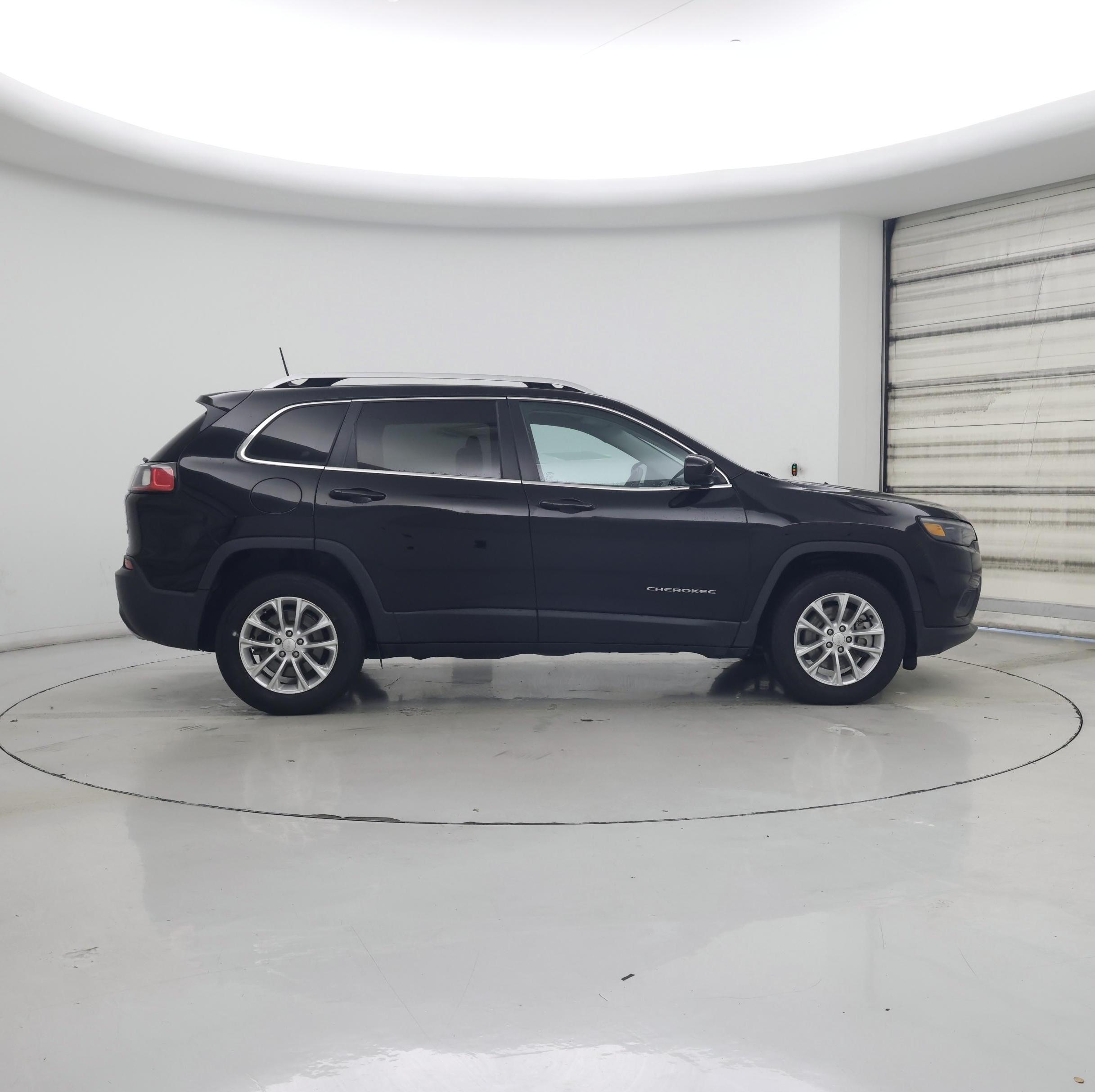 Thumbnail: 2019 Jeep Cherokee - 7