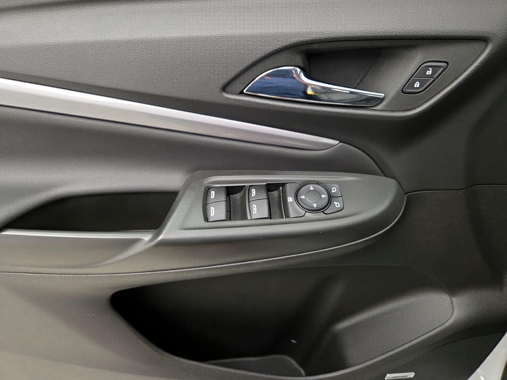 Thumbnail: 2023 Chevrolet Bolt EUV - 12