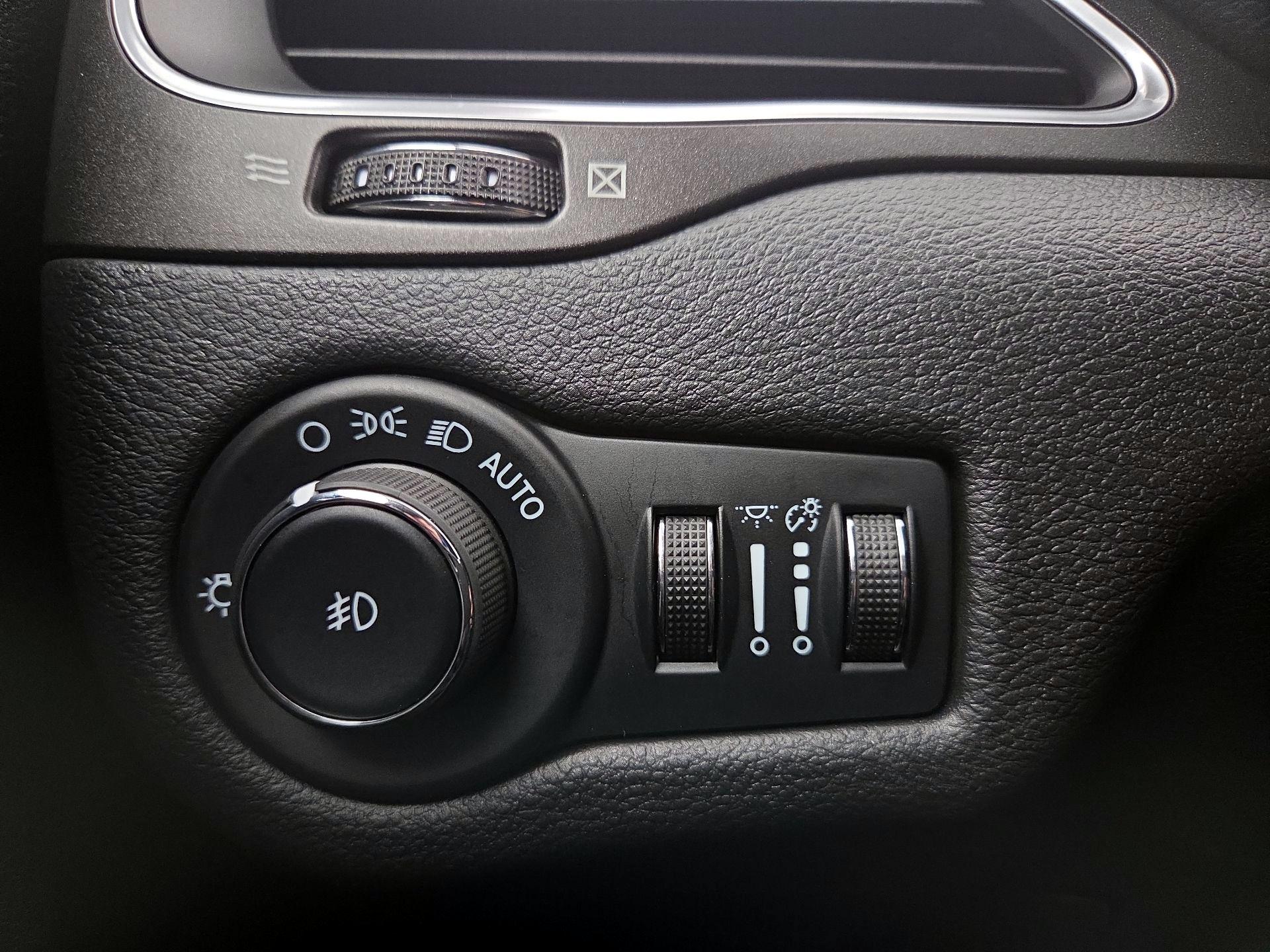 Thumbnail: 2022 Jeep Cherokee - 13