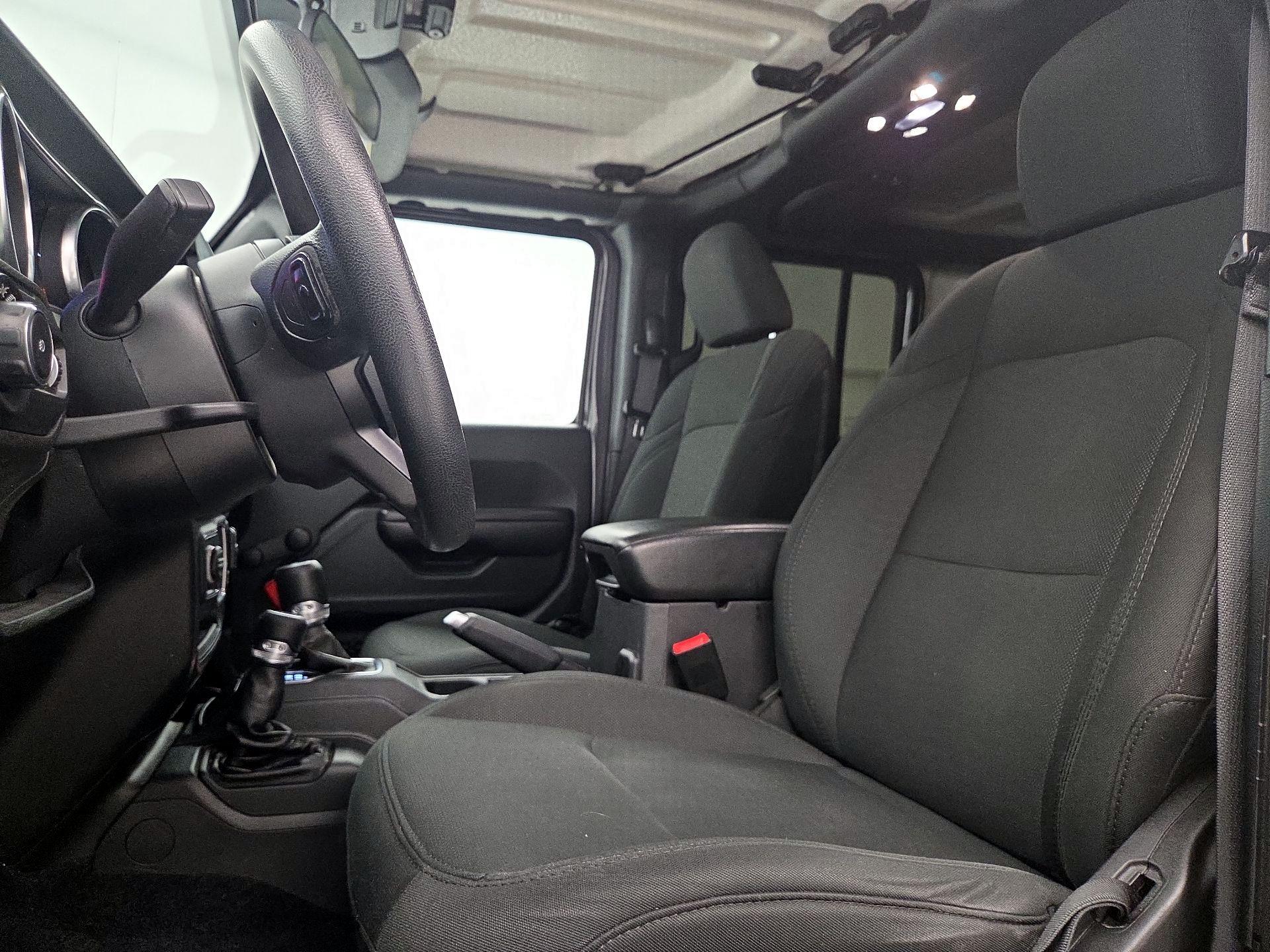 Thumbnail: 2019 Jeep Wrangler - 11