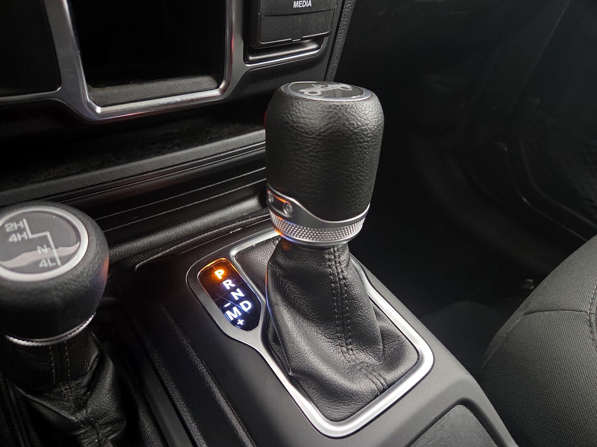 Thumbnail: 2019 Jeep Wrangler - 17