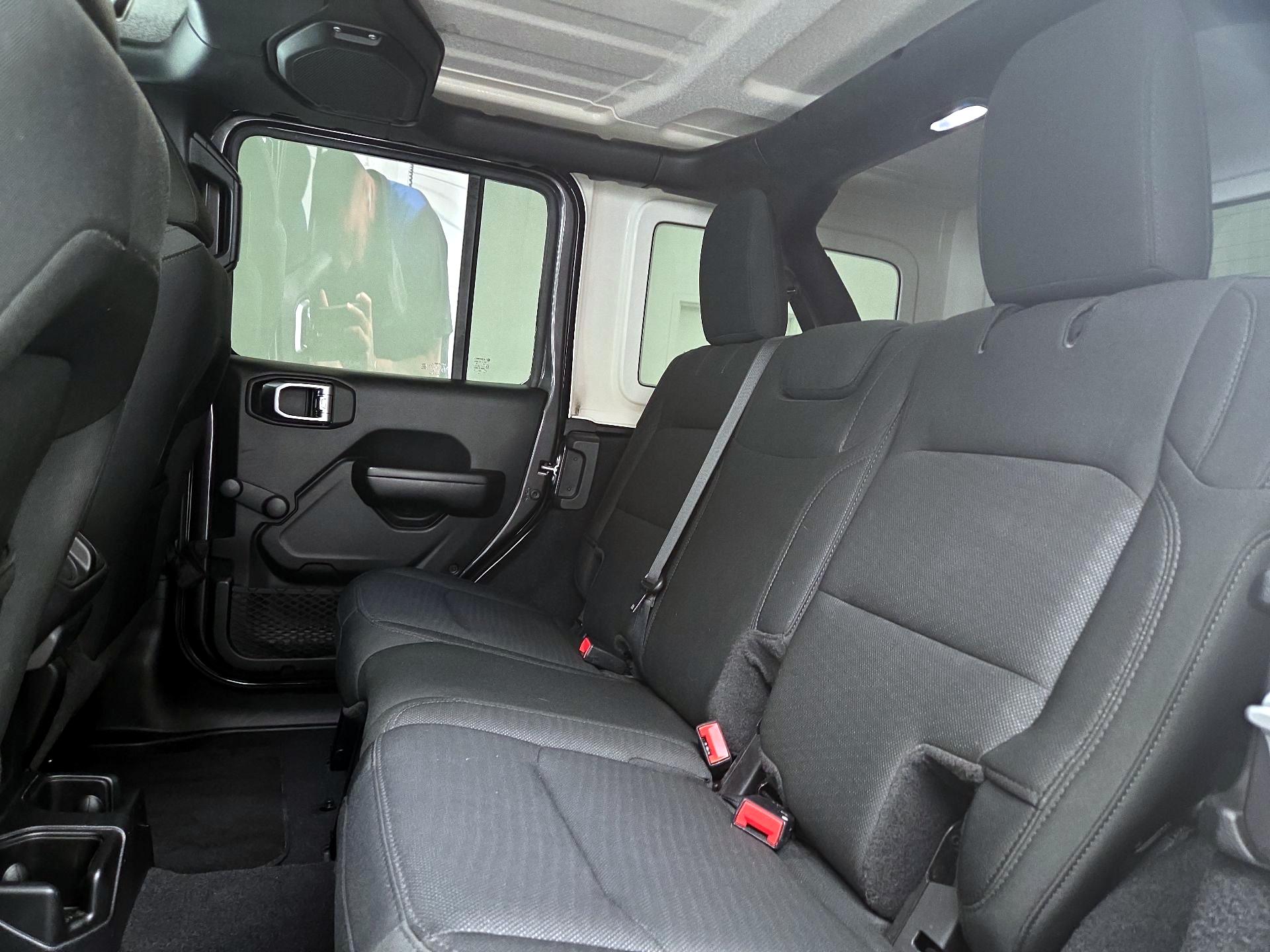 Thumbnail: 2019 Jeep Wrangler - 18