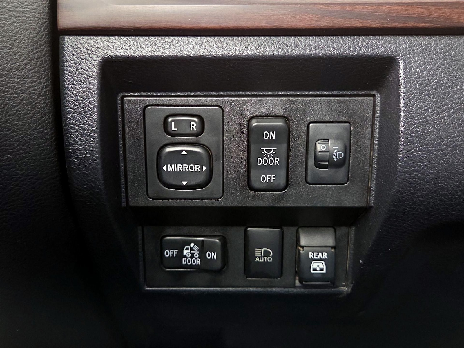 2019 Toyota Tundra Limited - Photo 14