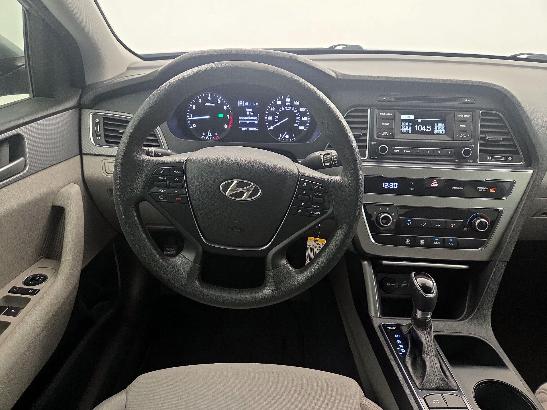 Thumbnail: 2017 Hyundai Sonata - 10