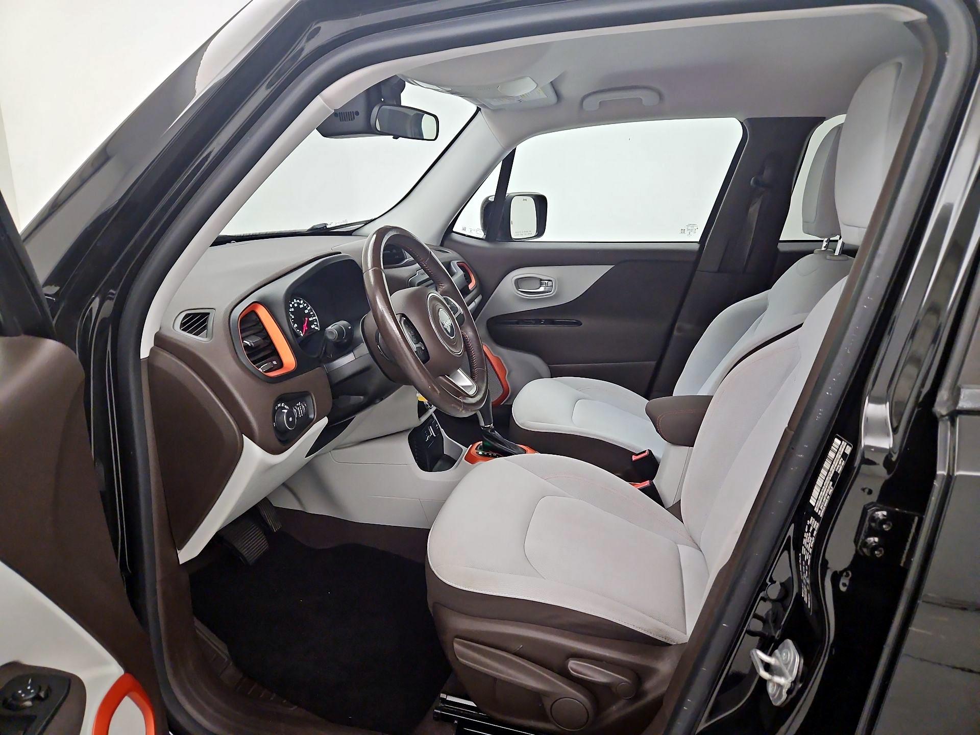 Thumbnail: 2015 Jeep Renegade - 11