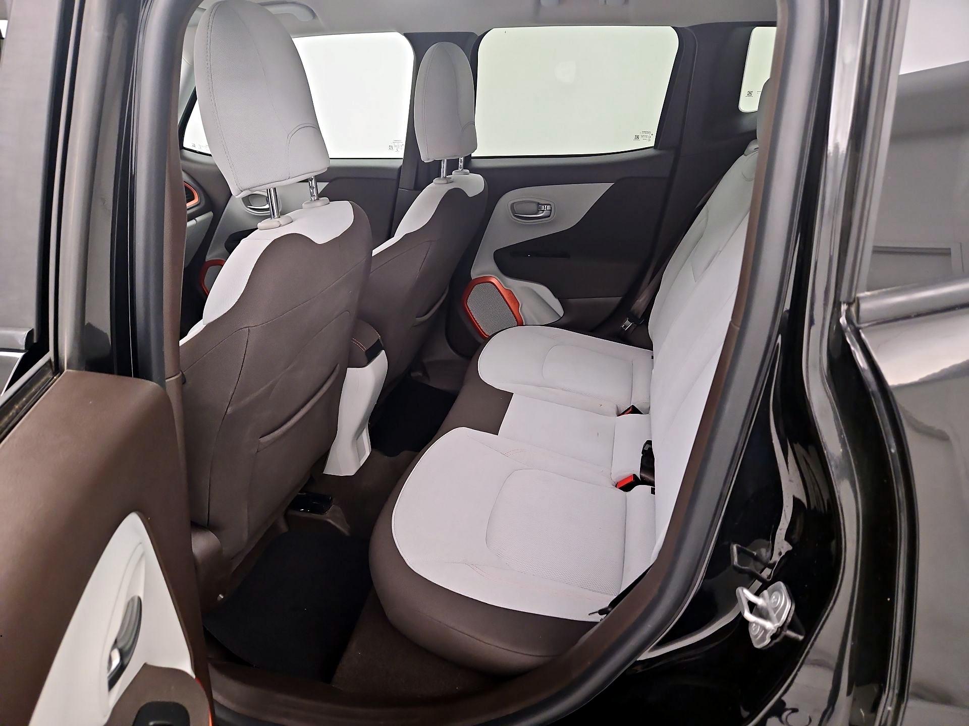 Thumbnail: 2015 Jeep Renegade - 18