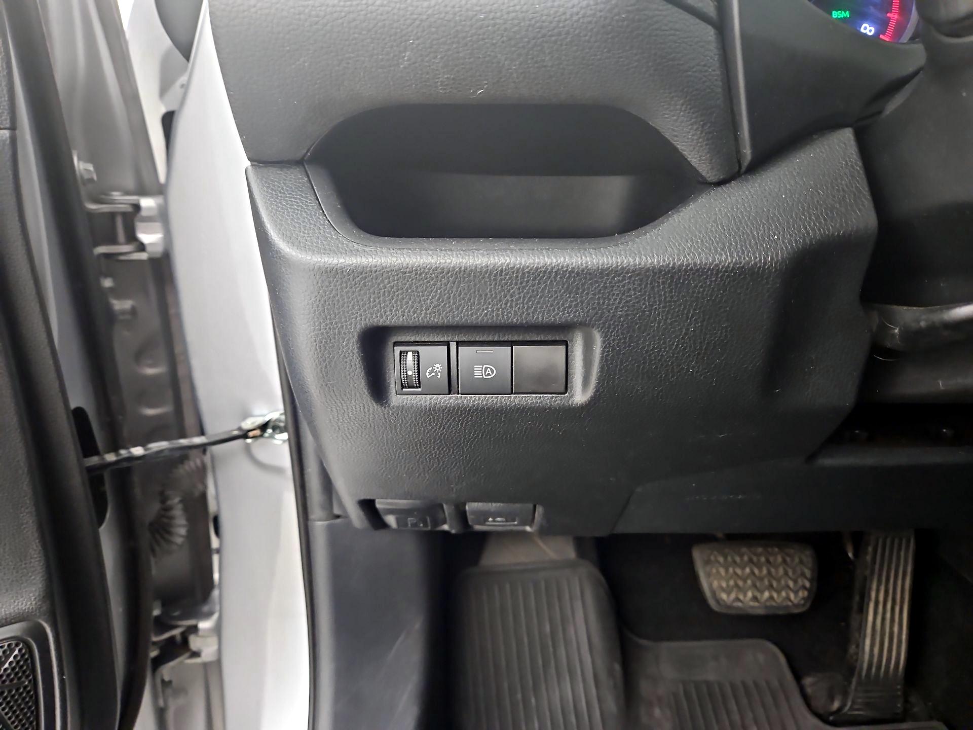 Thumbnail: 2021 Toyota RAV4 - 13
