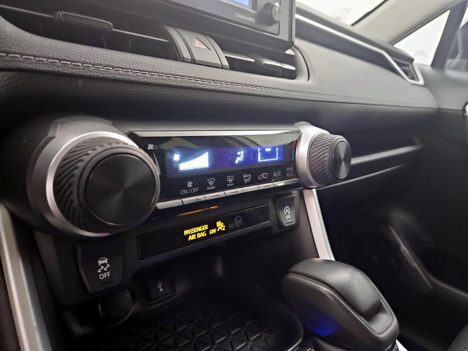 Thumbnail: 2021 Toyota RAV4 - 16