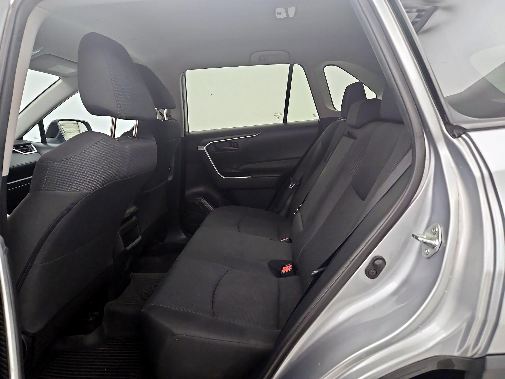Thumbnail: 2021 Toyota RAV4 - 19
