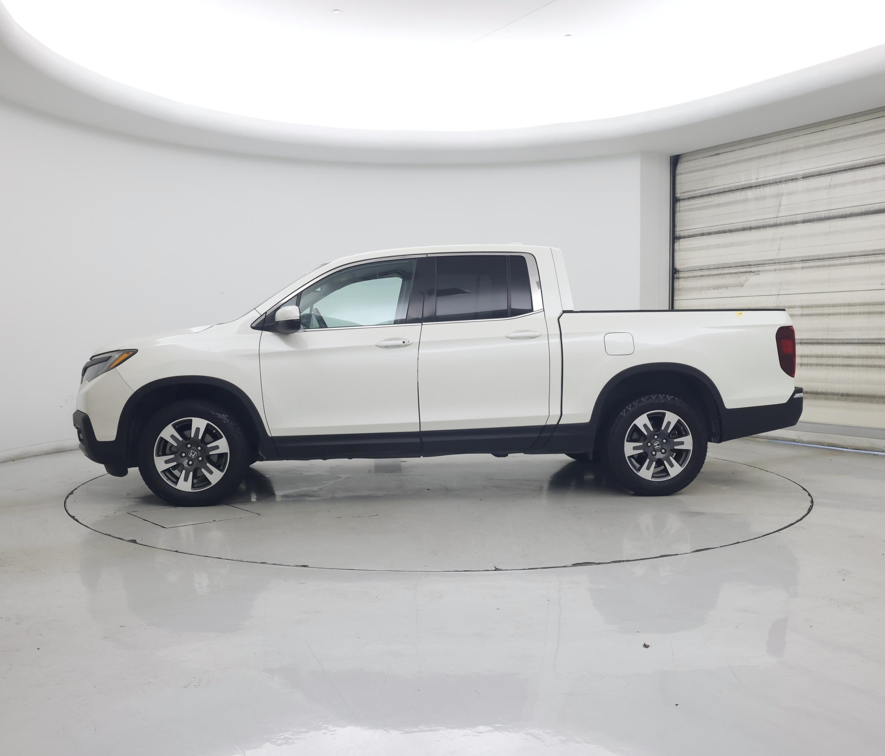 Thumbnail: 2017 Honda Ridgeline - 3