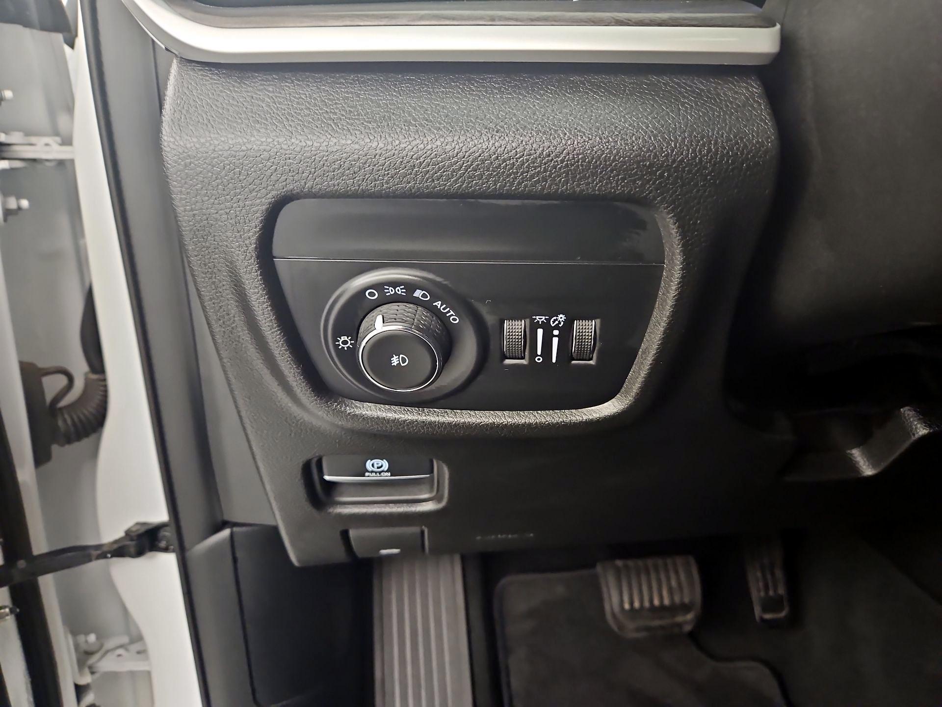 Thumbnail: 2023 Jeep Grand Cherokee - 13