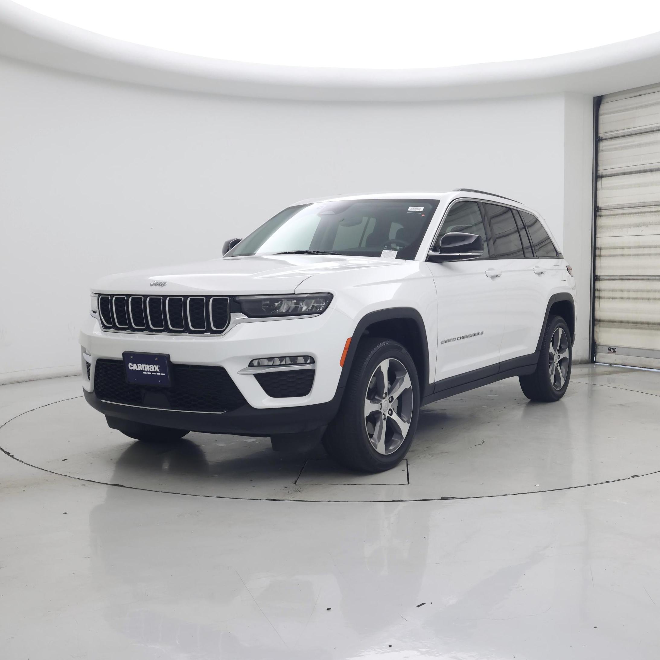Thumbnail: 2023 Jeep Grand Cherokee - 4