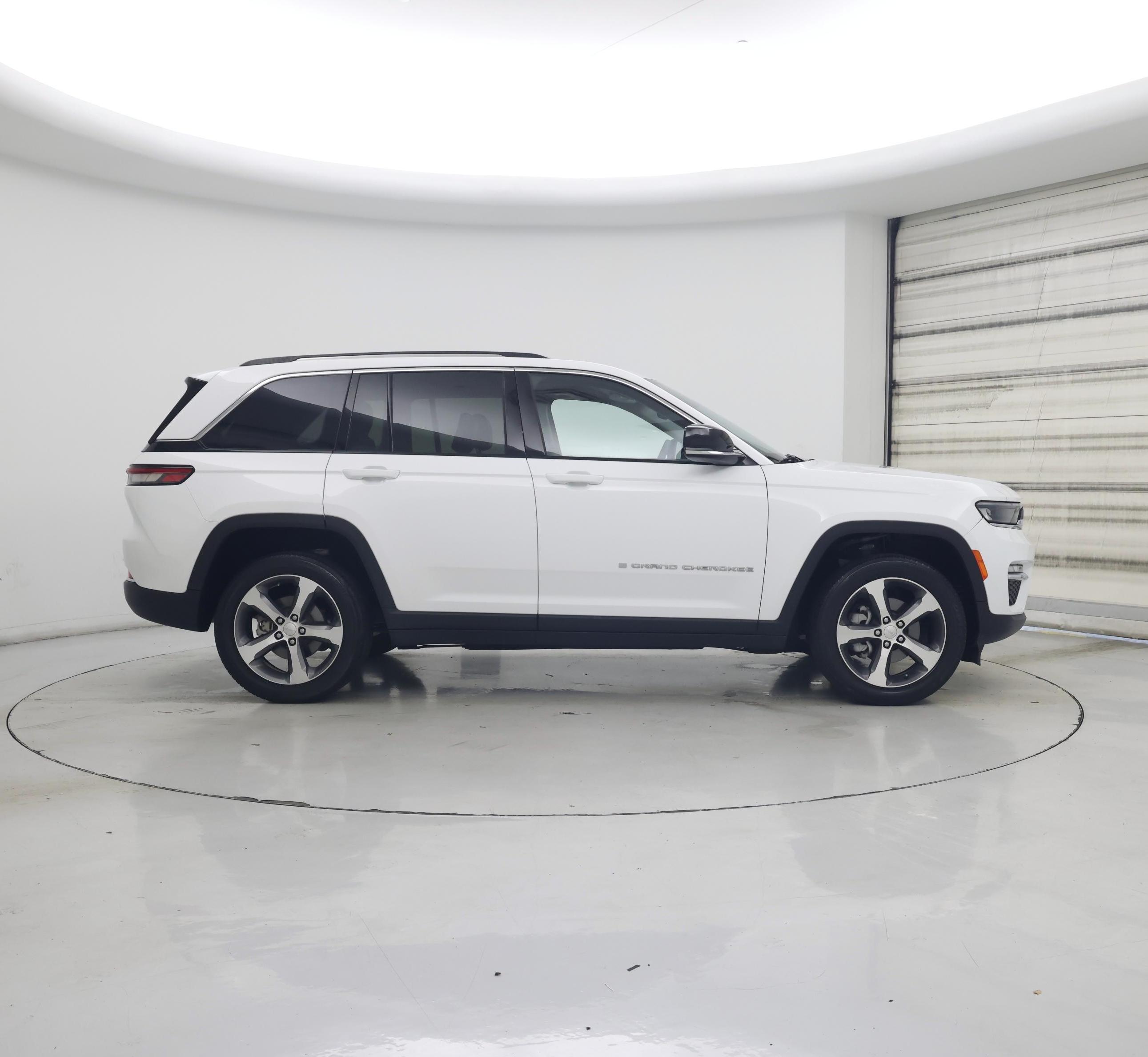 Thumbnail: 2023 Jeep Grand Cherokee - 7