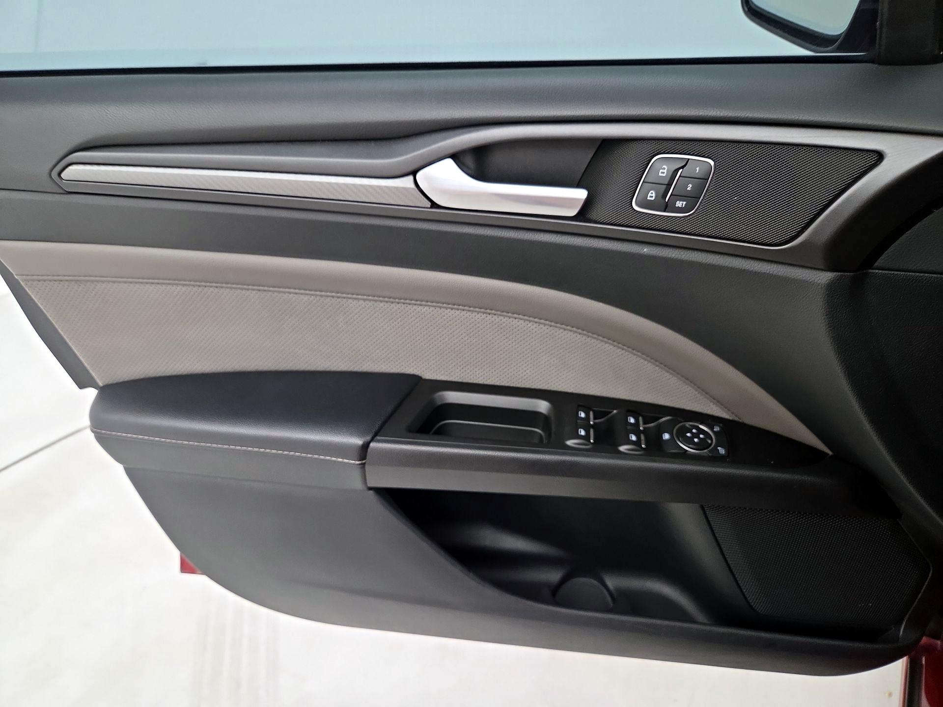 Thumbnail: 2017 Ford Fusion - 12