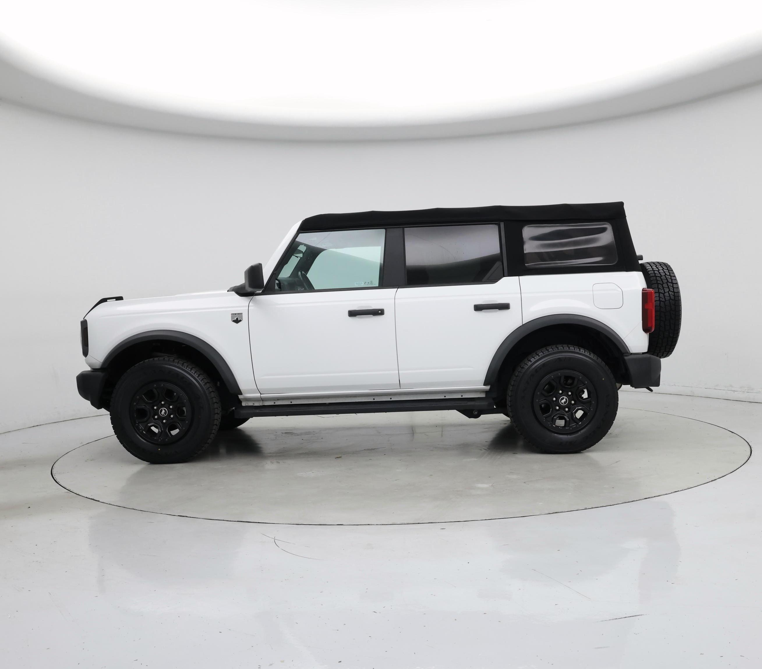 Thumbnail: 2021 Ford Bronco - 3