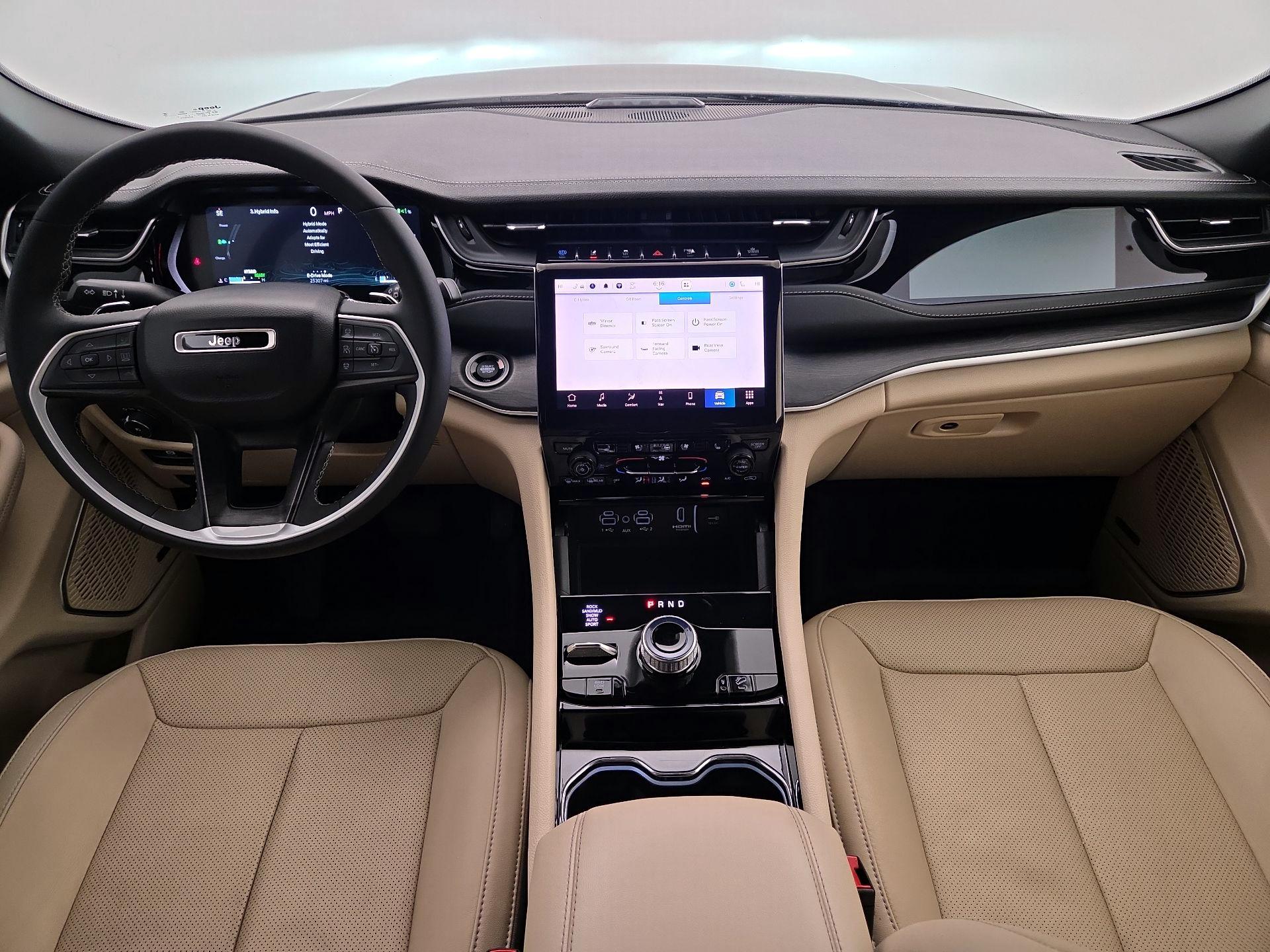 Thumbnail: 2023 Jeep Grand Cherokee - 9