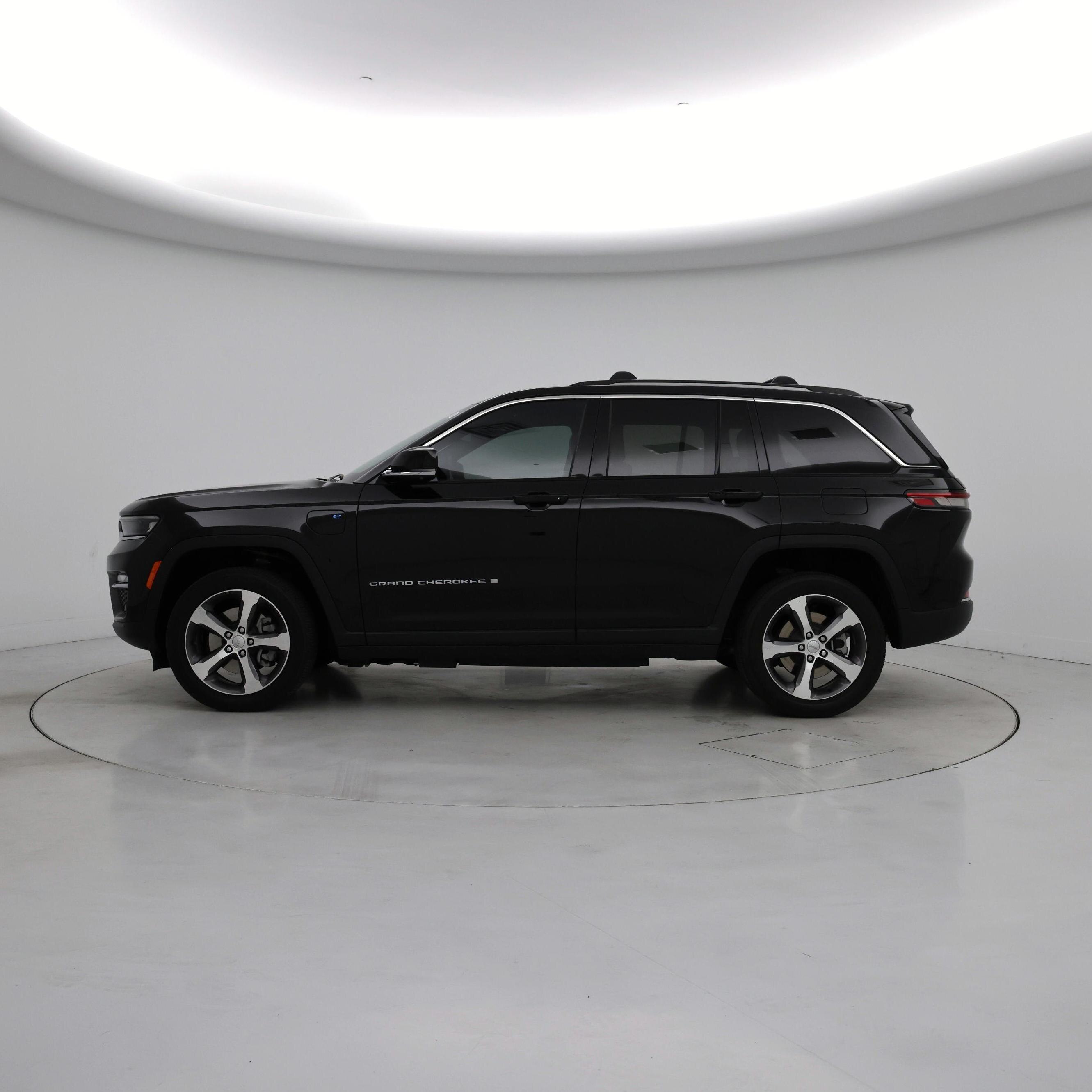 Thumbnail: 2023 Jeep Grand Cherokee - 3