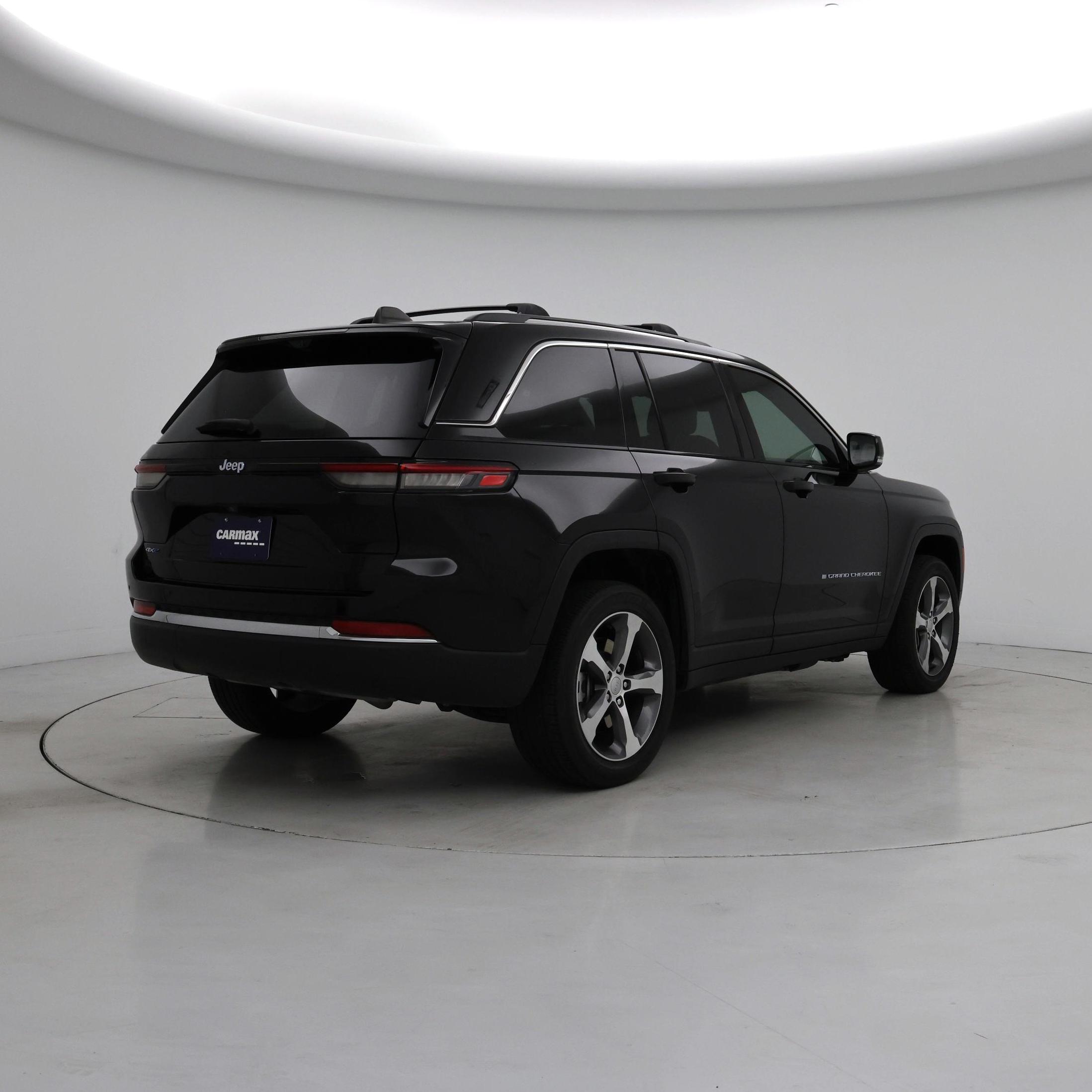 Thumbnail: 2023 Jeep Grand Cherokee - 8