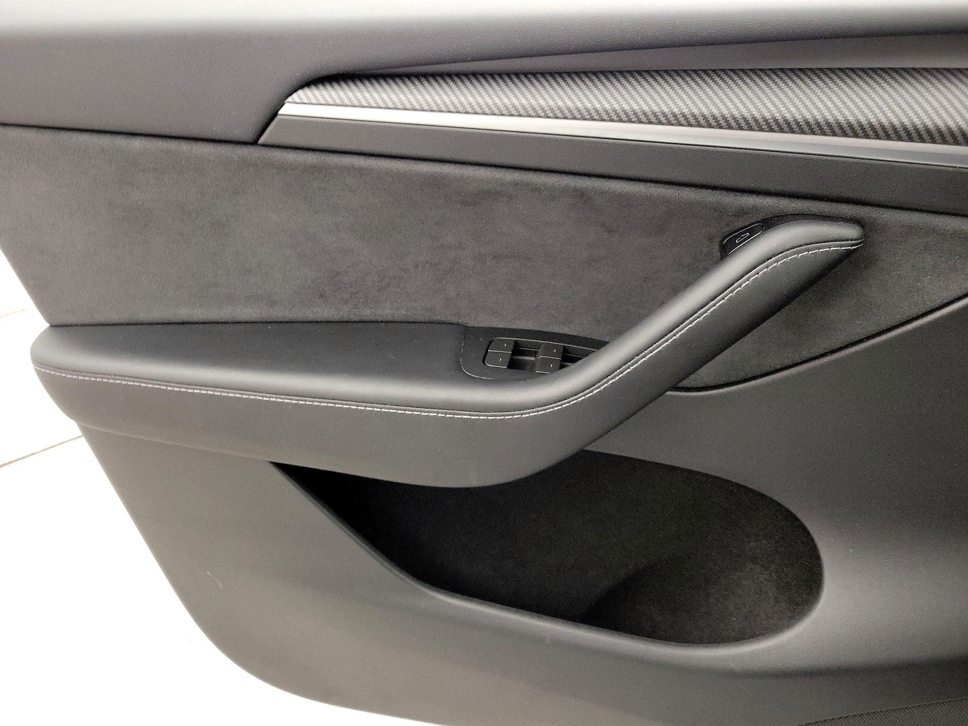 Thumbnail: 2023 Tesla Model Y - 12
