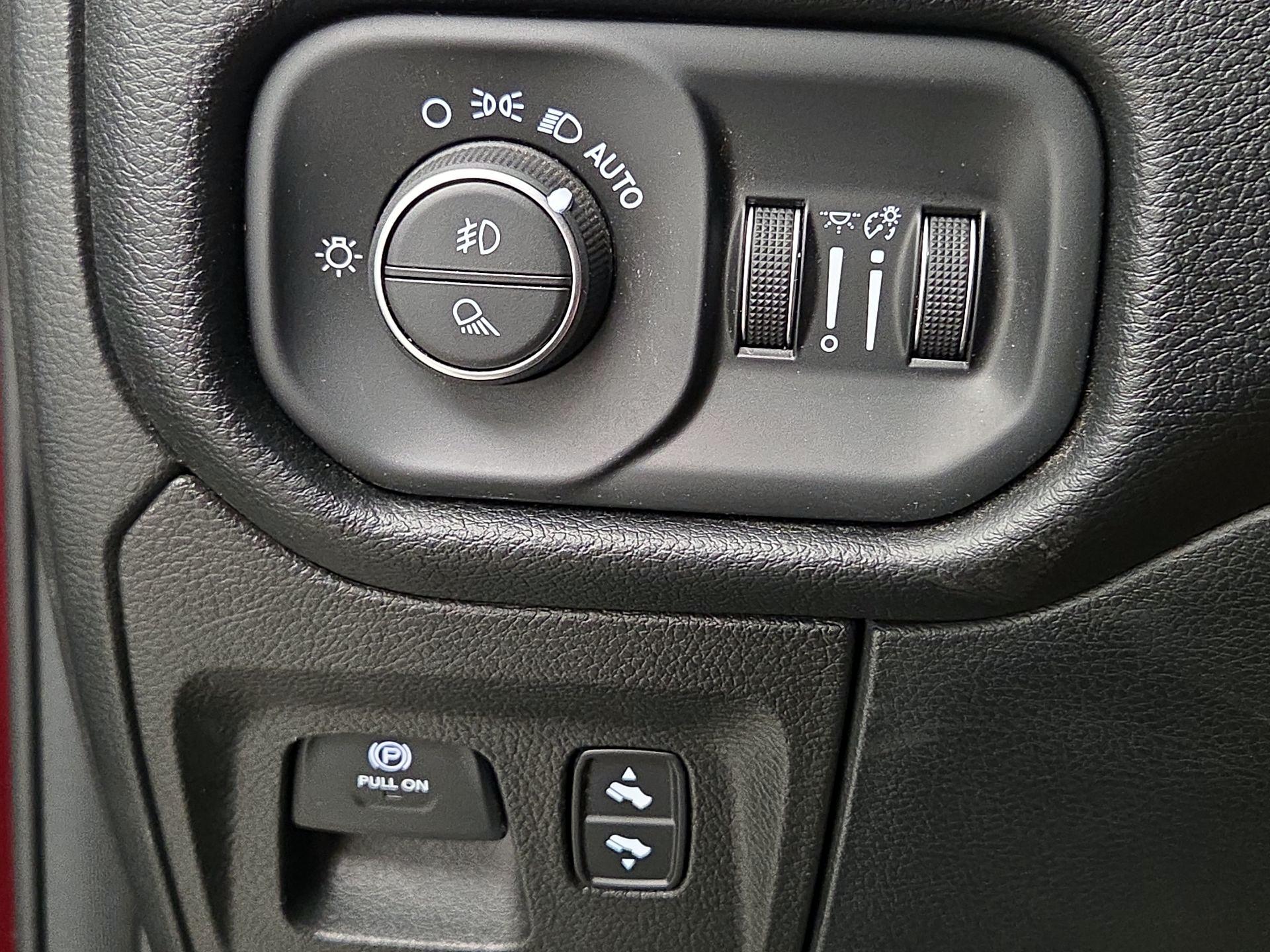 Thumbnail: 2021 RAM 1500 - 13