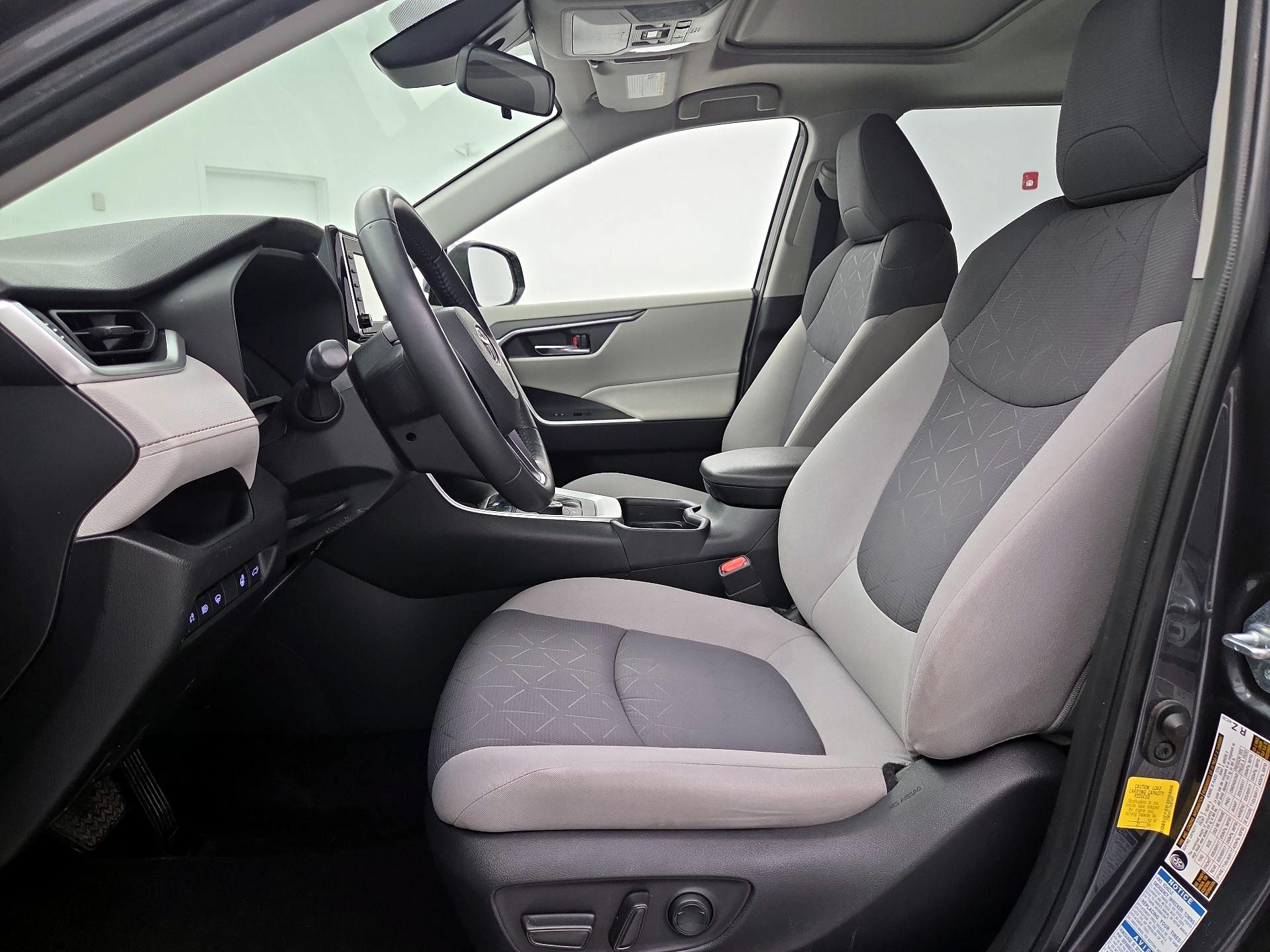 Thumbnail: 2021 Toyota RAV4 - 11