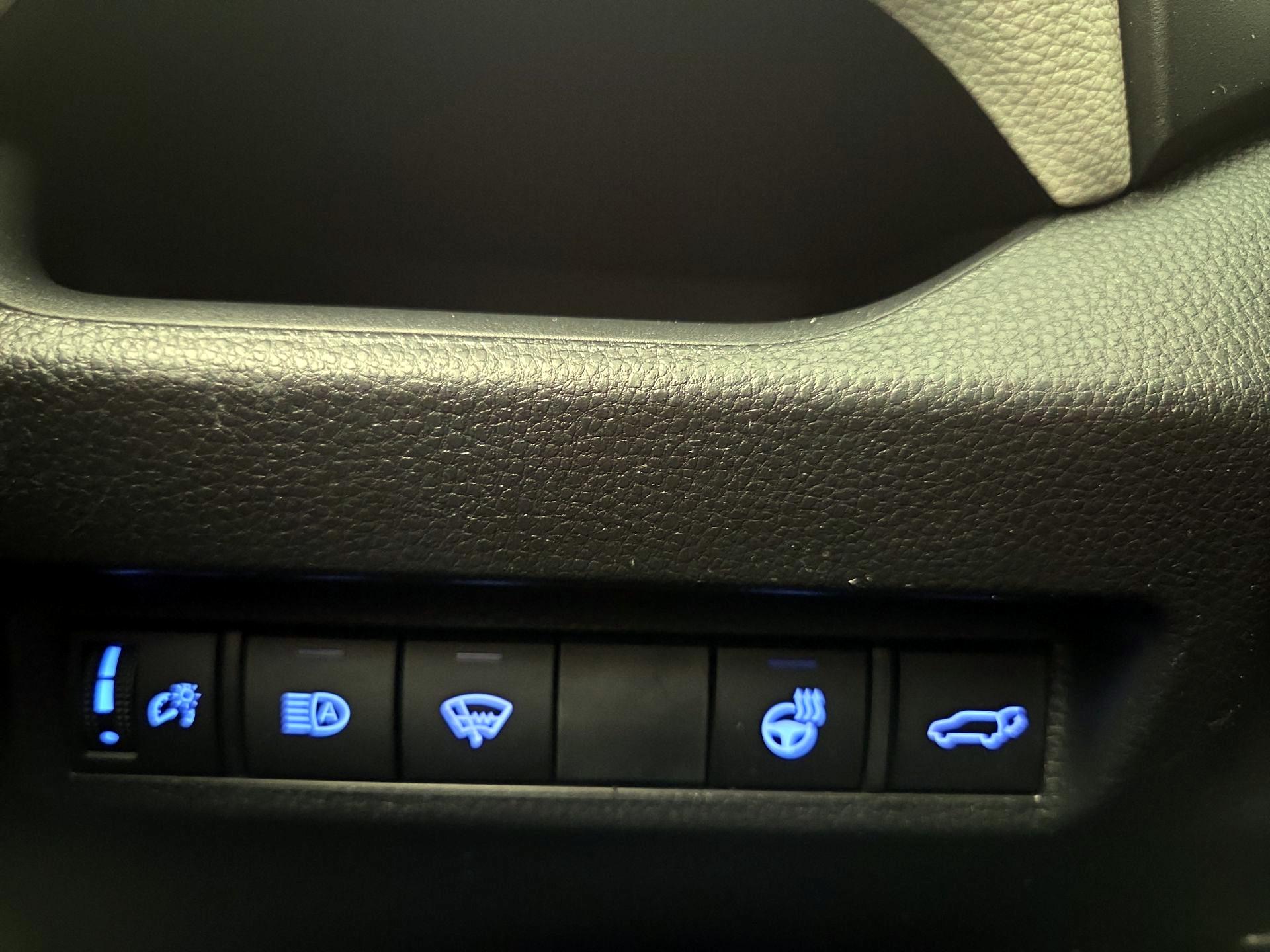 Thumbnail: 2021 Toyota RAV4 - 13