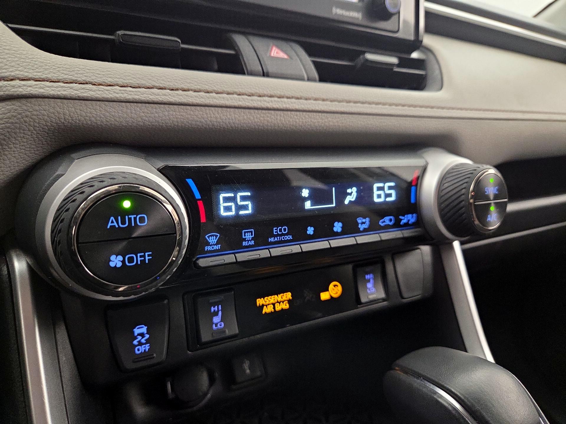 Thumbnail: 2021 Toyota RAV4 - 16