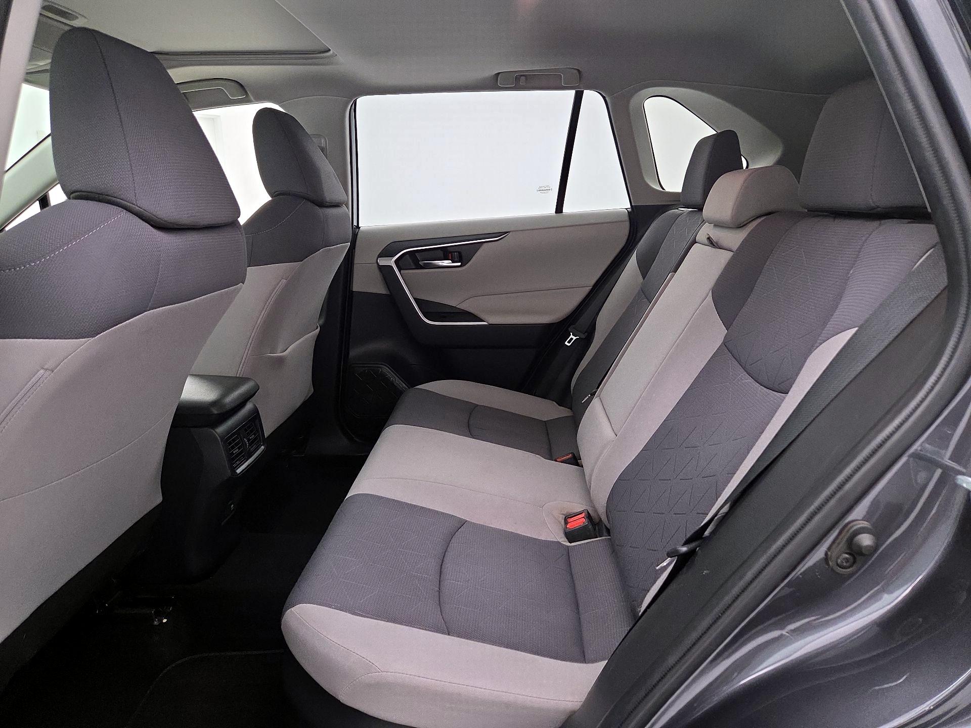 Thumbnail: 2021 Toyota RAV4 - 20