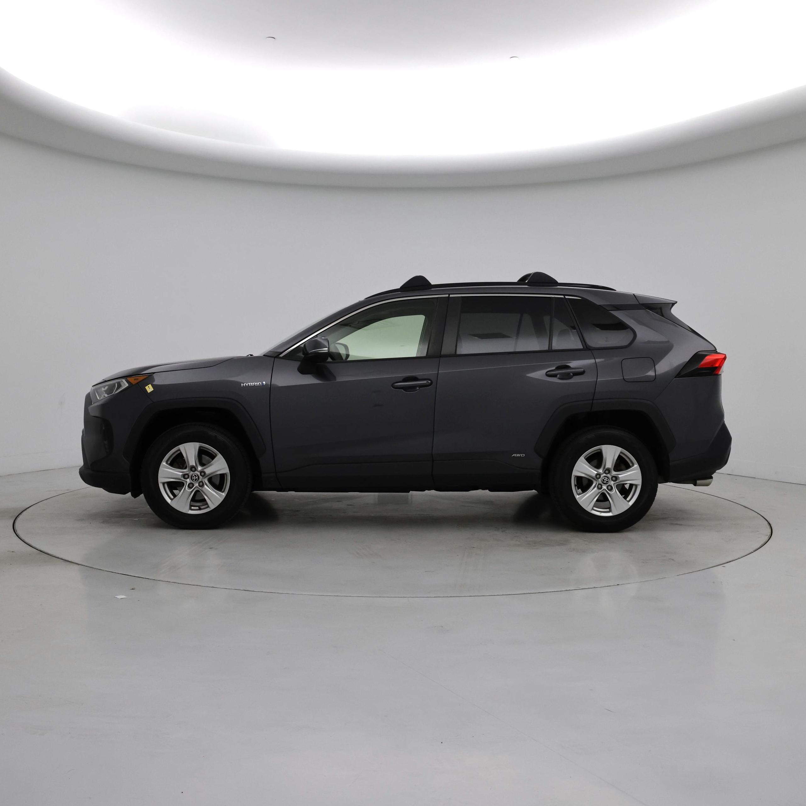 Thumbnail: 2021 Toyota RAV4 - 3