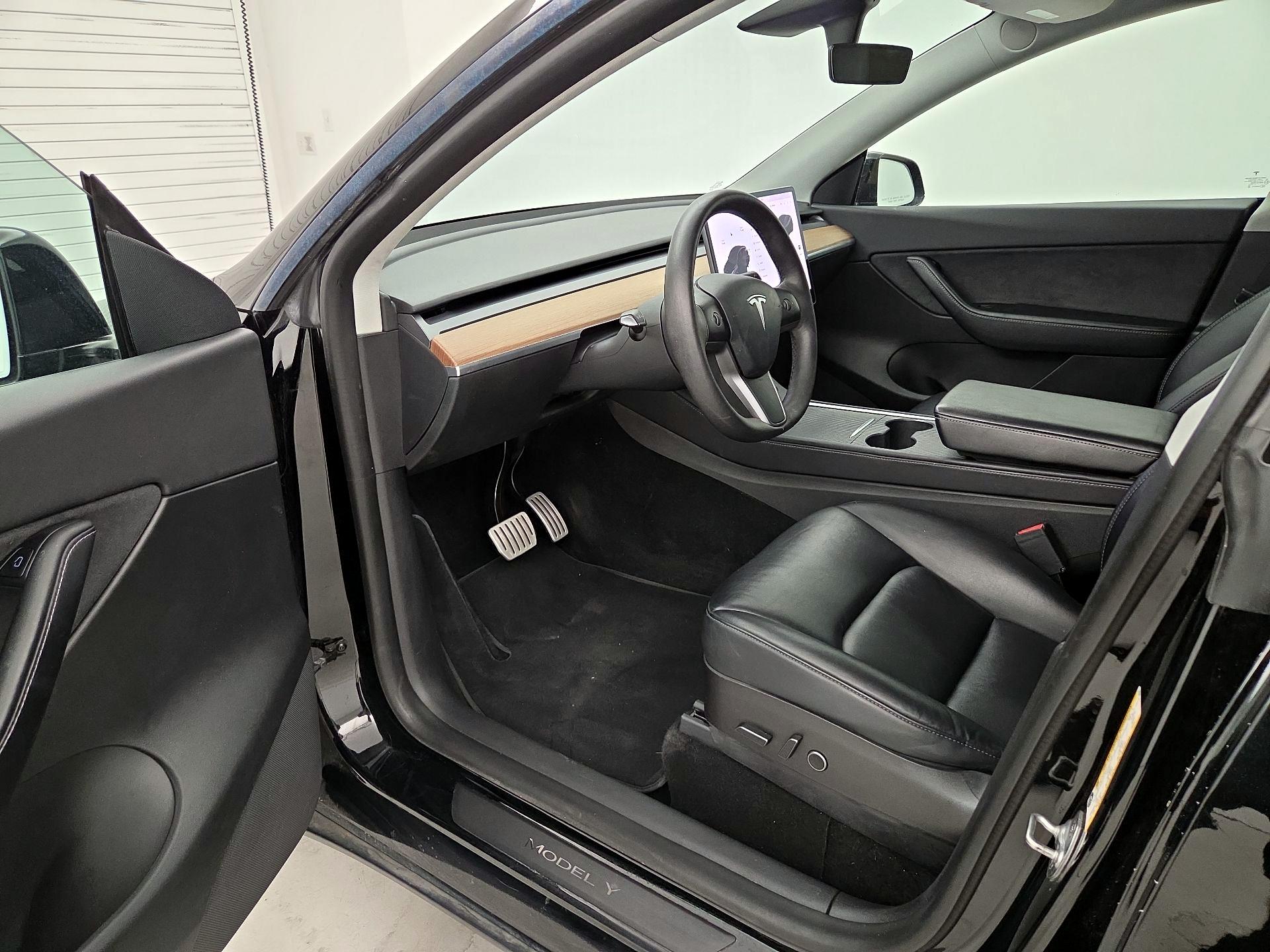 Thumbnail: 2022 Tesla Model Y - 11