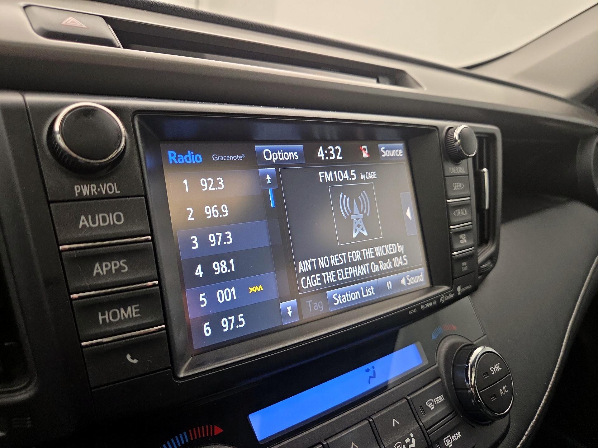 Thumbnail: 2016 Toyota RAV4 - 15