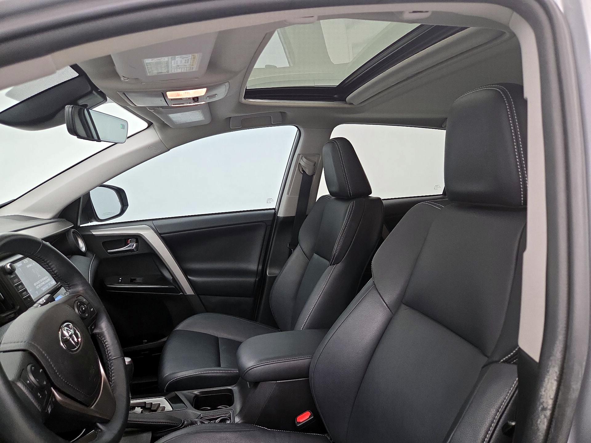 Thumbnail: 2016 Toyota RAV4 - 19