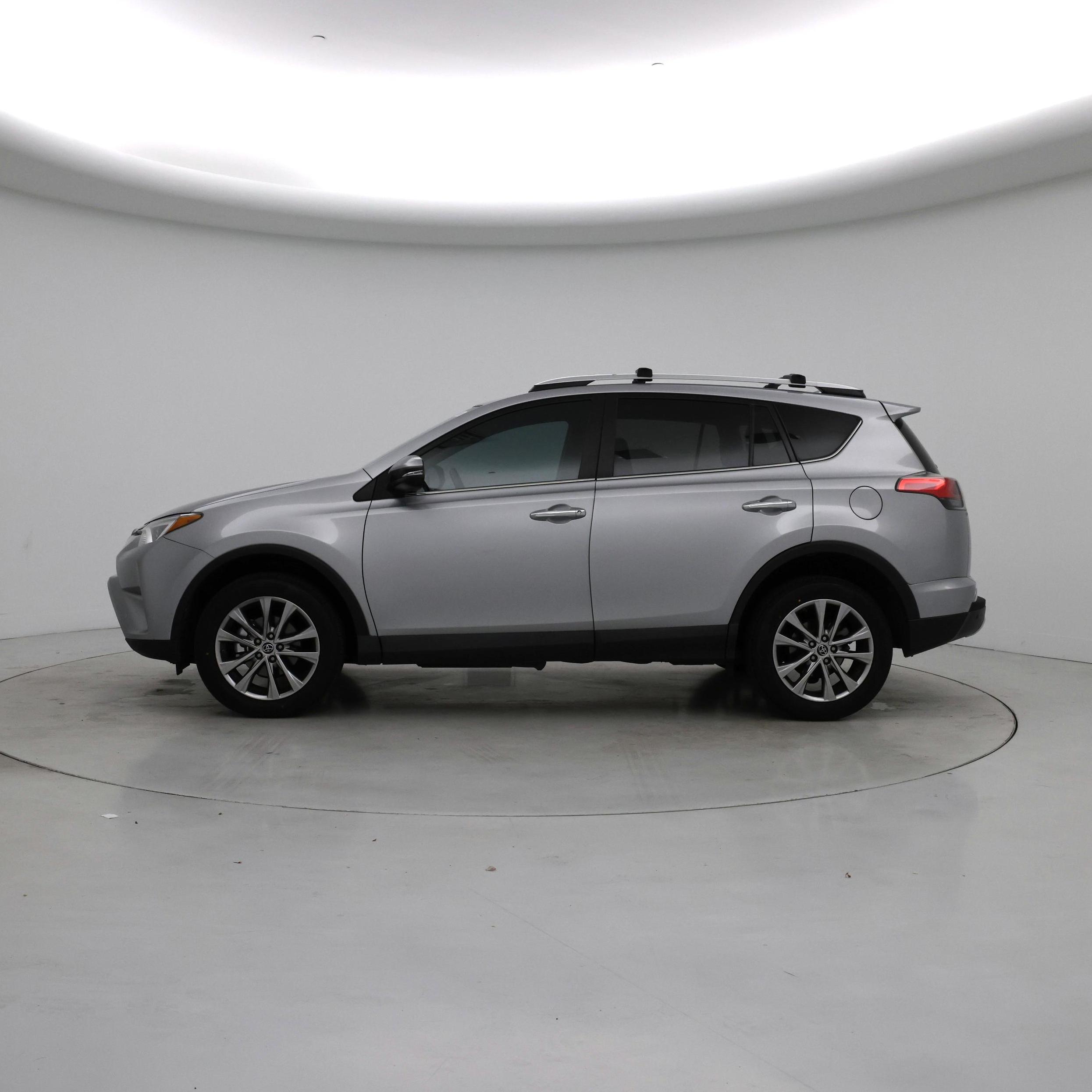 Thumbnail: 2016 Toyota RAV4 - 3