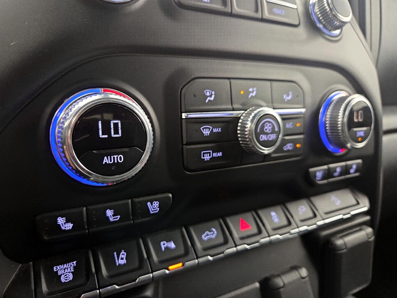 2020 GMC Sierra 2500HD AT4 - Photo 17