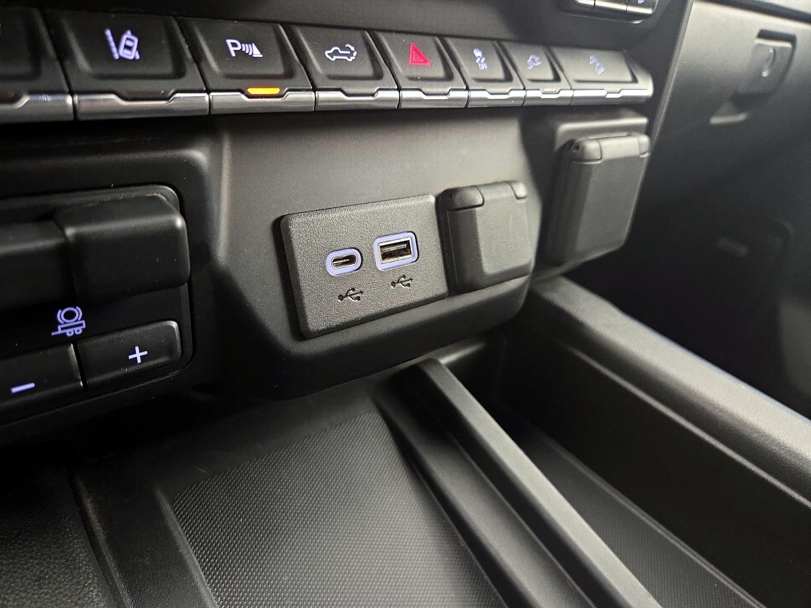 2020 GMC Sierra 2500HD AT4 - Photo 19